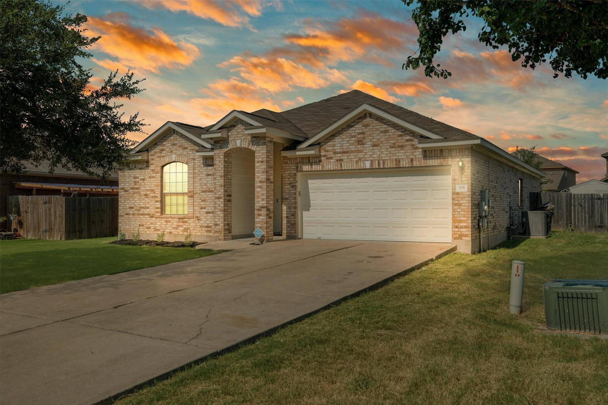 705 Kates WAY, Hutto, TX 78634