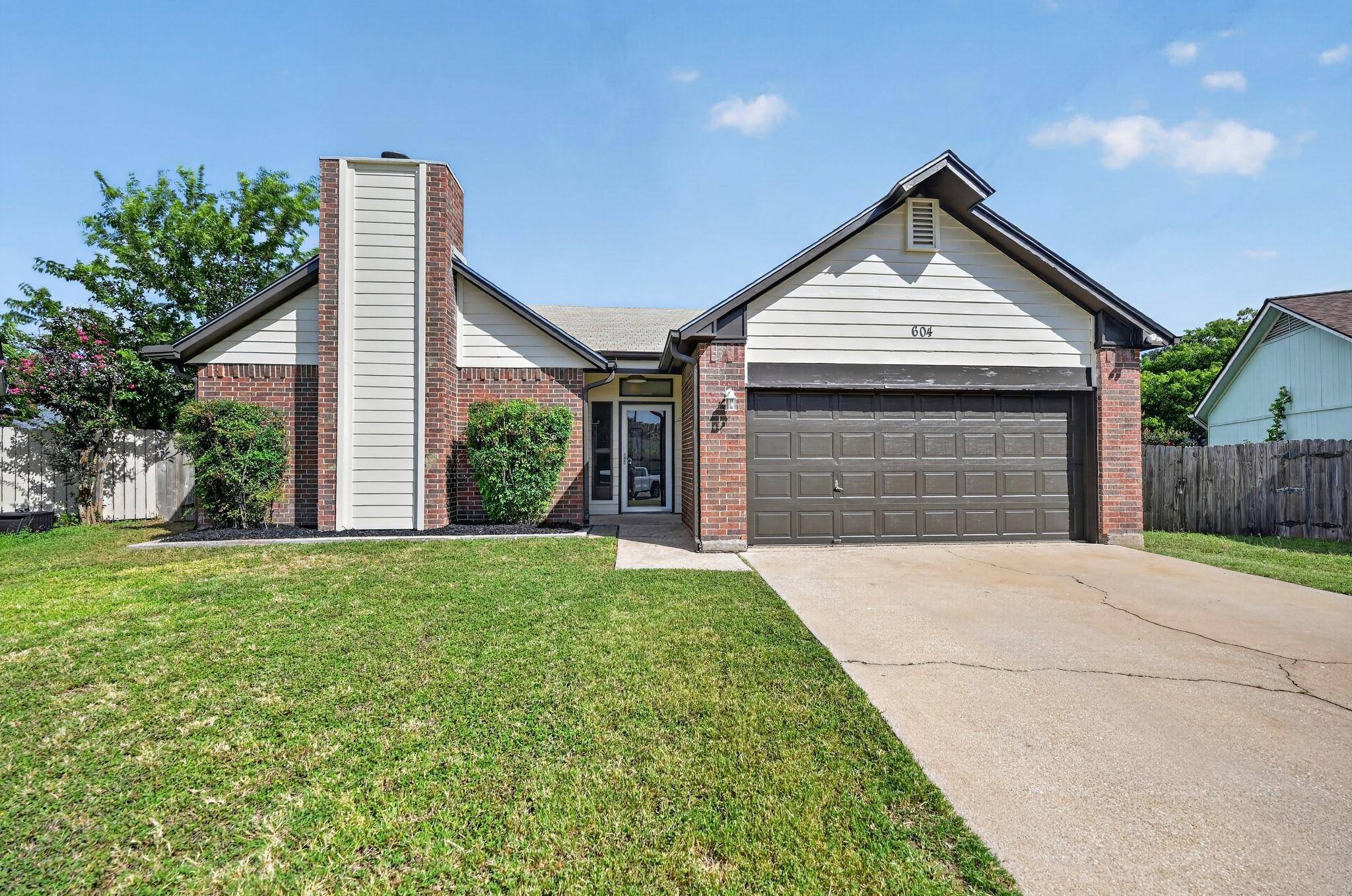 604 Purple Sage DR, Round Rock, TX 78681