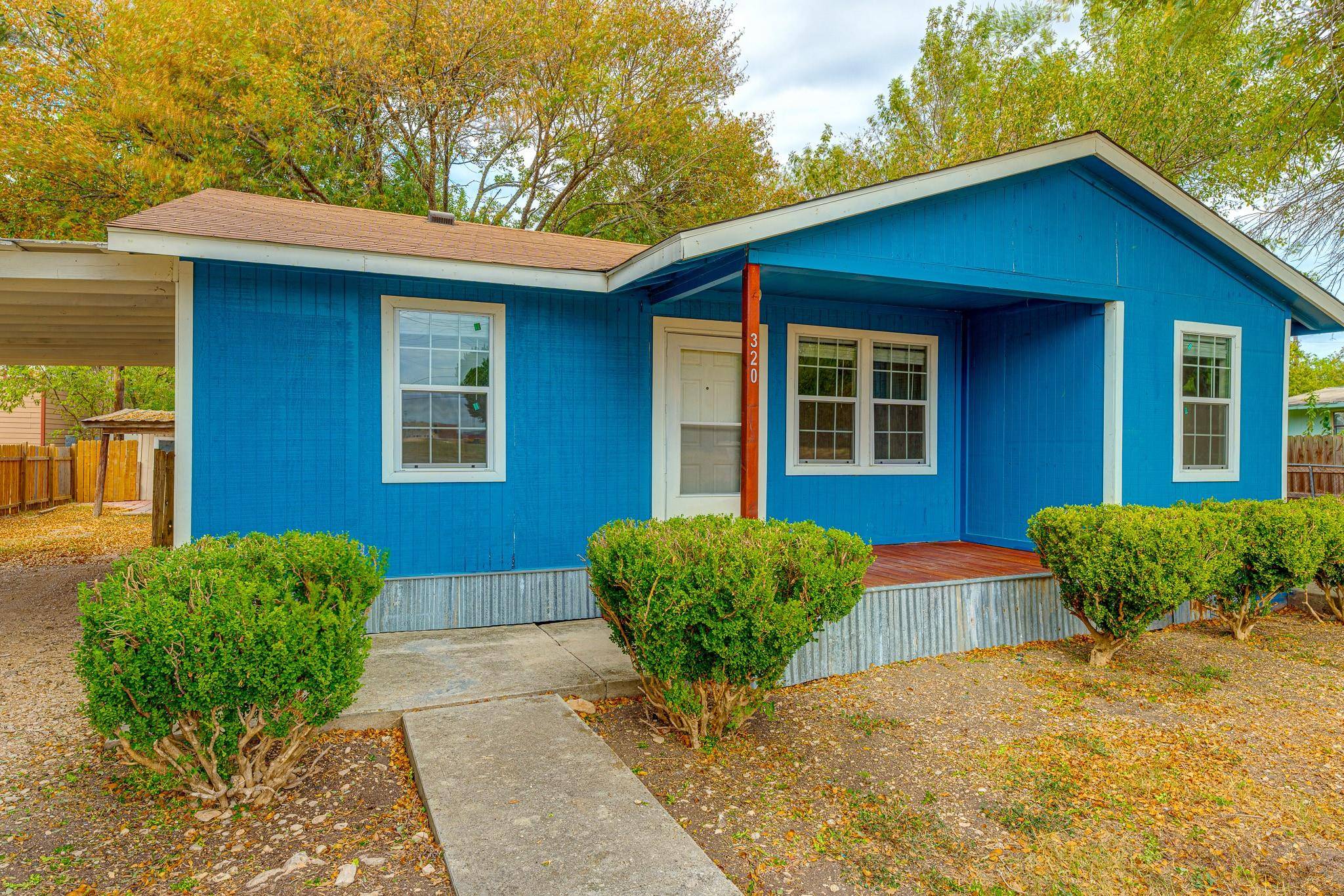 320 Regina DR, Buda, TX 78610