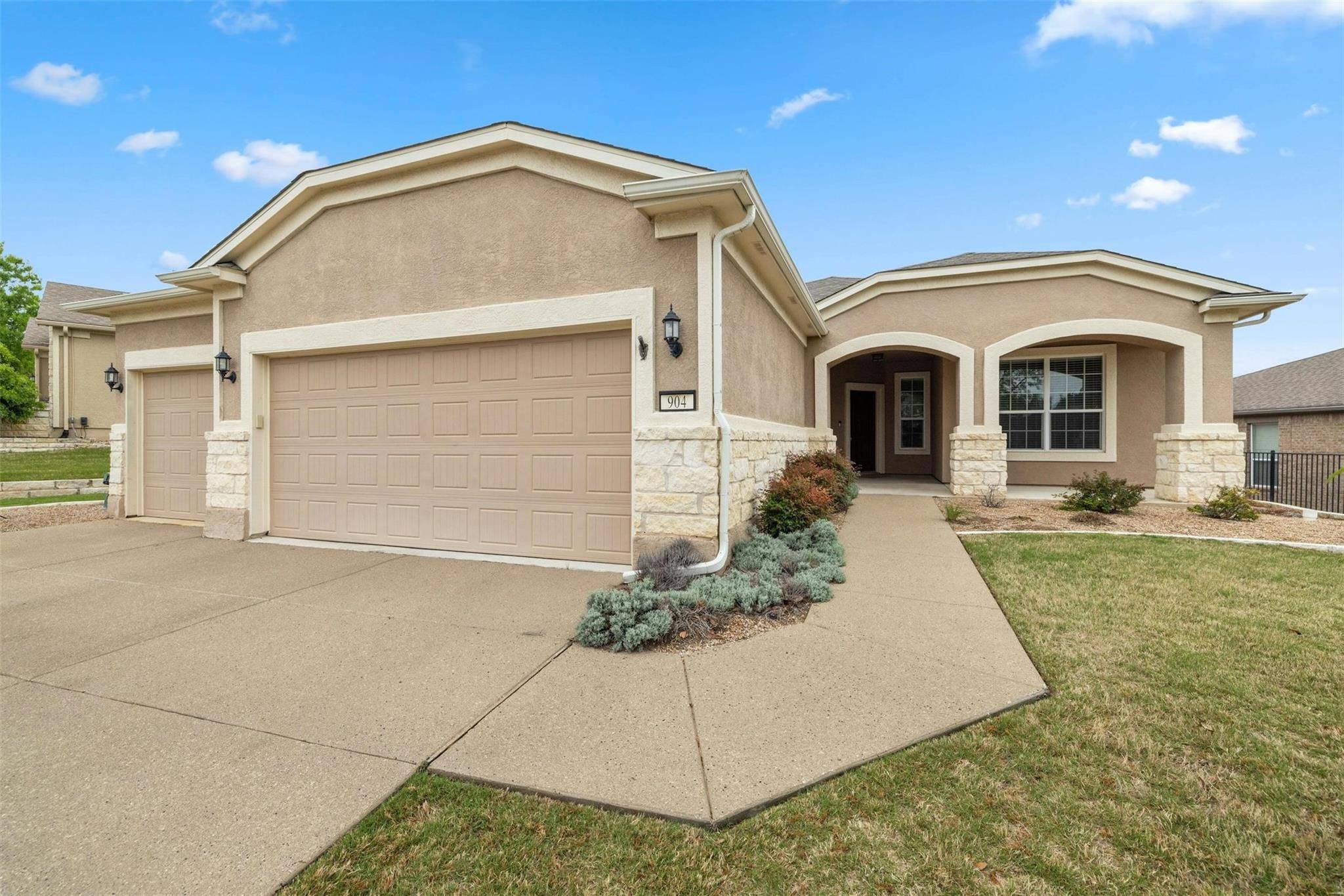904 Dome Peak LN, Georgetown, TX 78633