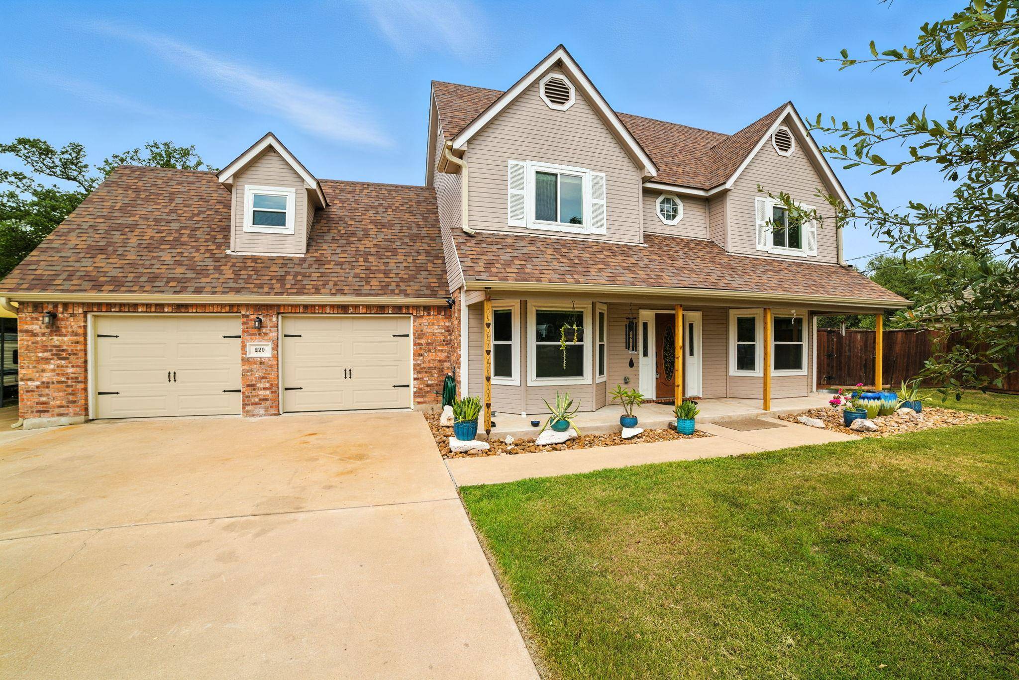 220 Olde Oak DR, Georgetown, TX 78633