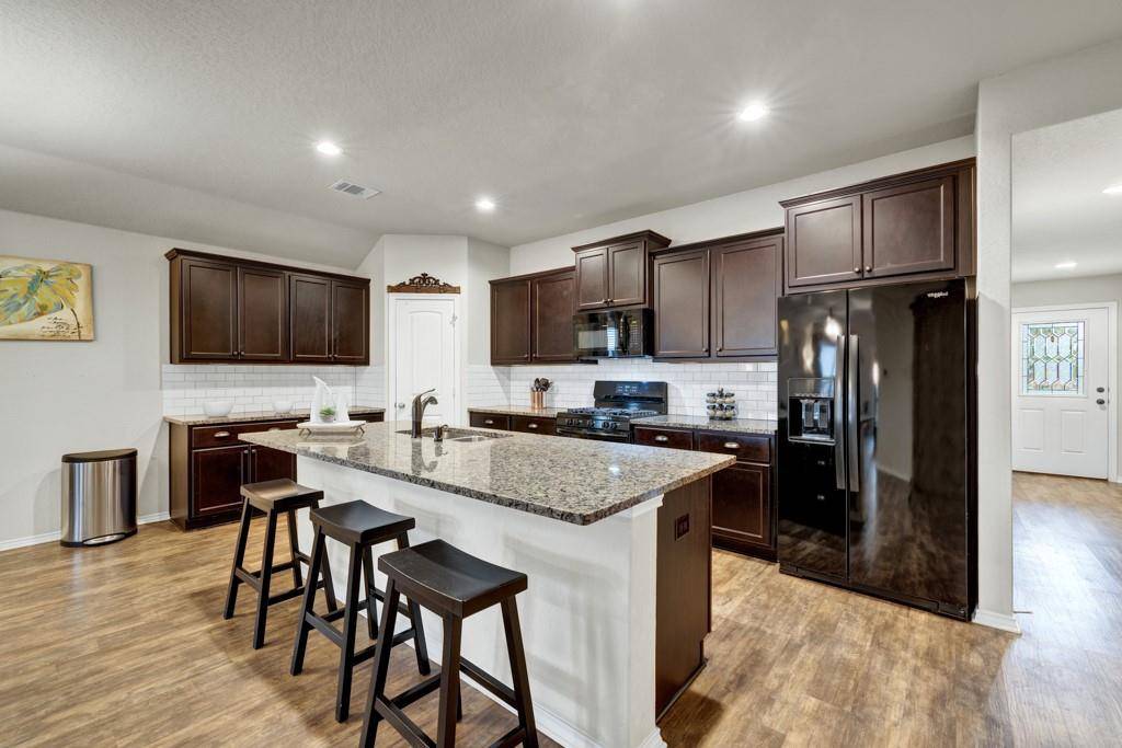 125 Dieter DR, San Marcos, TX 78666