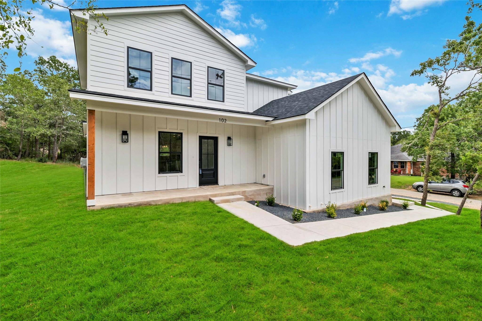102 Mokuleia CIR, Bastrop, TX 78602