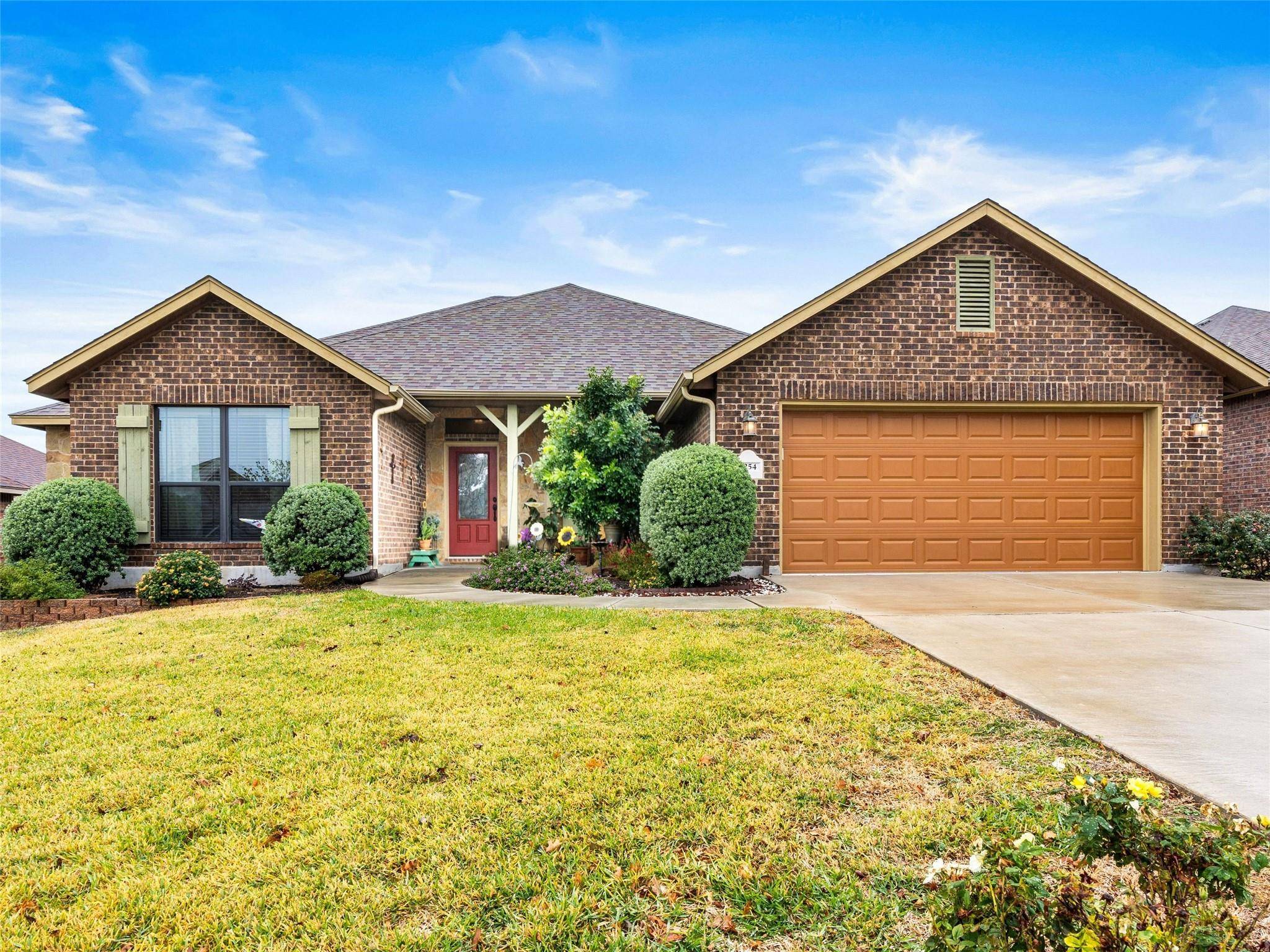 2254 Sungate DR, New Braunfels, TX 78130