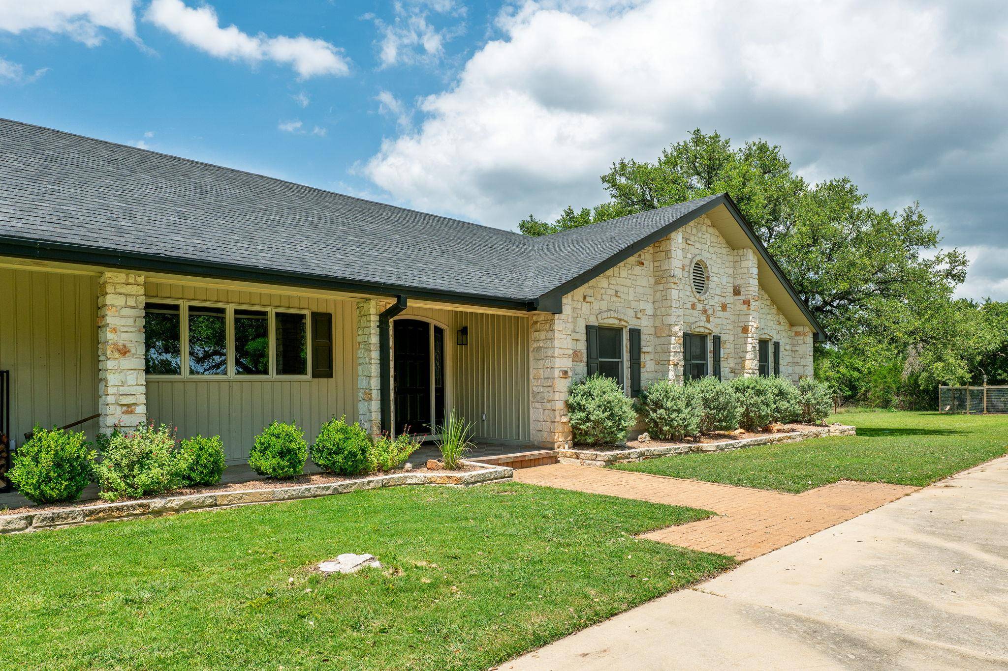 320 Greenridge RD, Georgetown, TX 78628