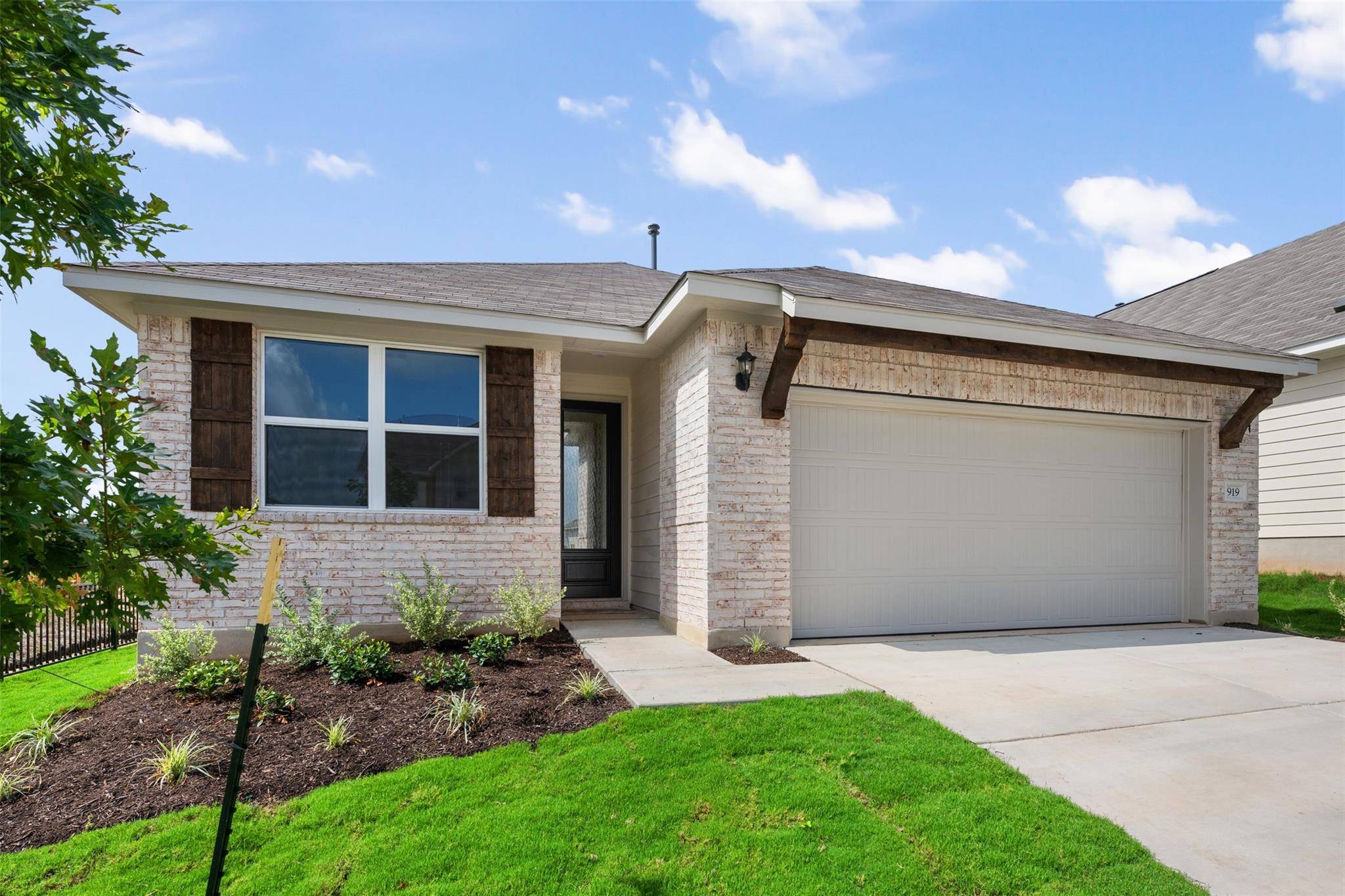 919 Palo Brea LOOP, Hutto, TX 78634
