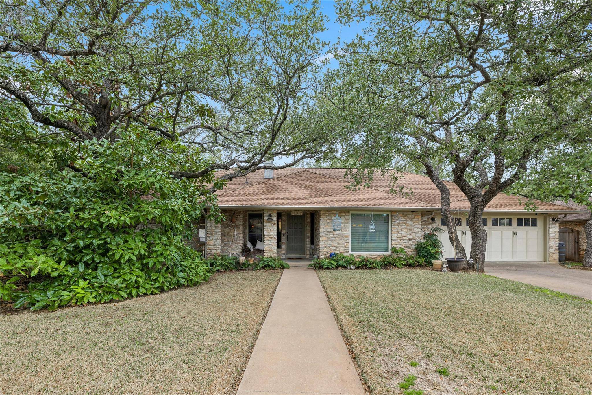 205 Tallwood DR, Georgetown, TX 78628