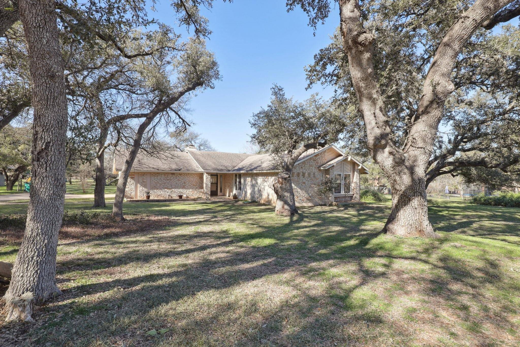303 Goldeneye CIR, Buda, TX 78610