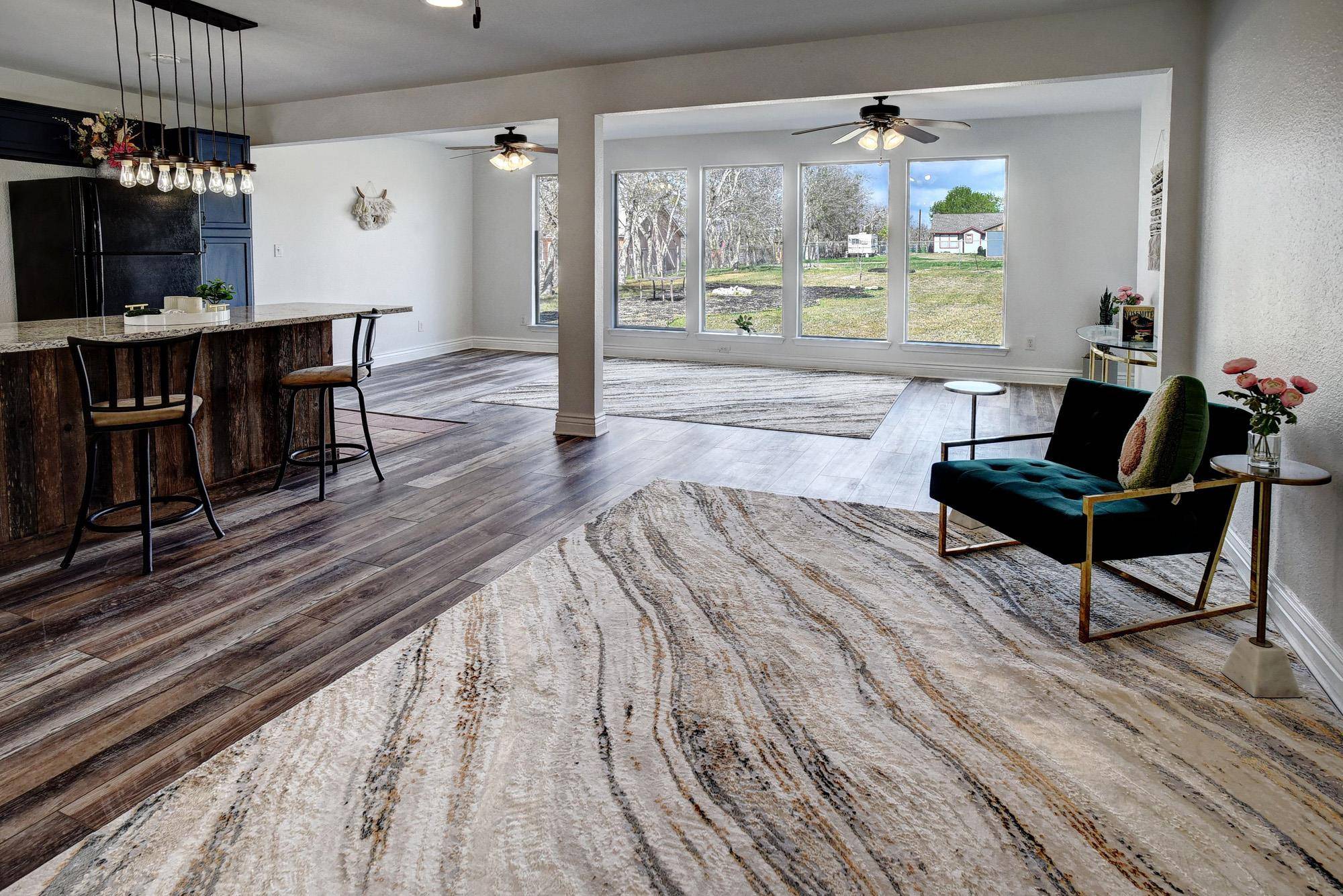 250 Shelley LN, San Marcos, TX 78666