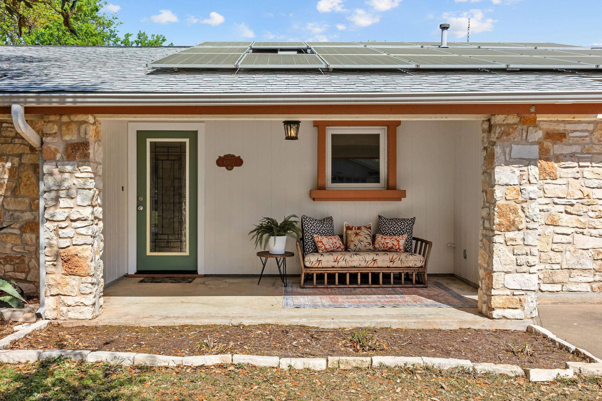 6812 Miranda DR, Austin, TX 78752