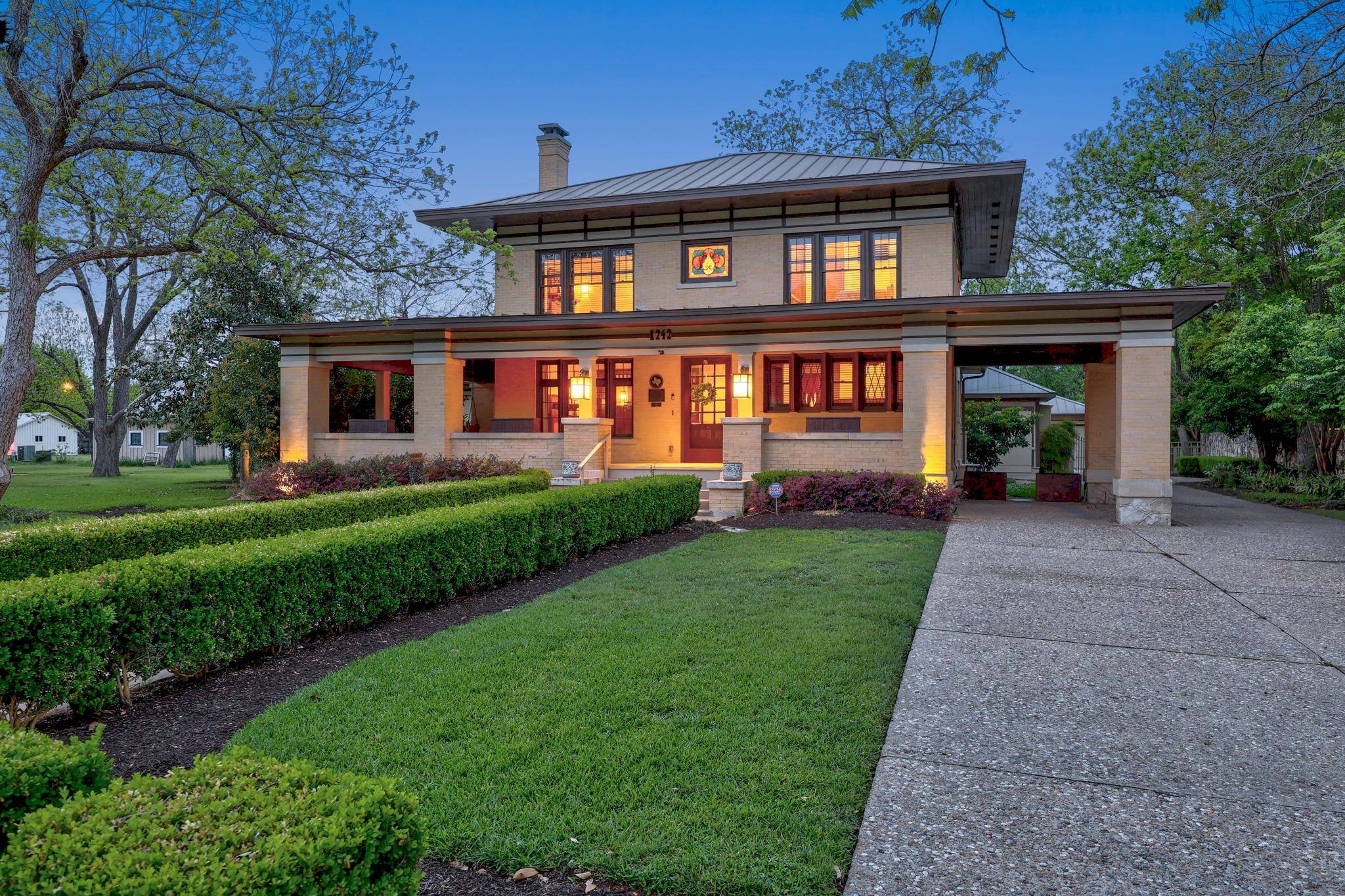 1242 S Austin Ave, Georgetown, TX 78626