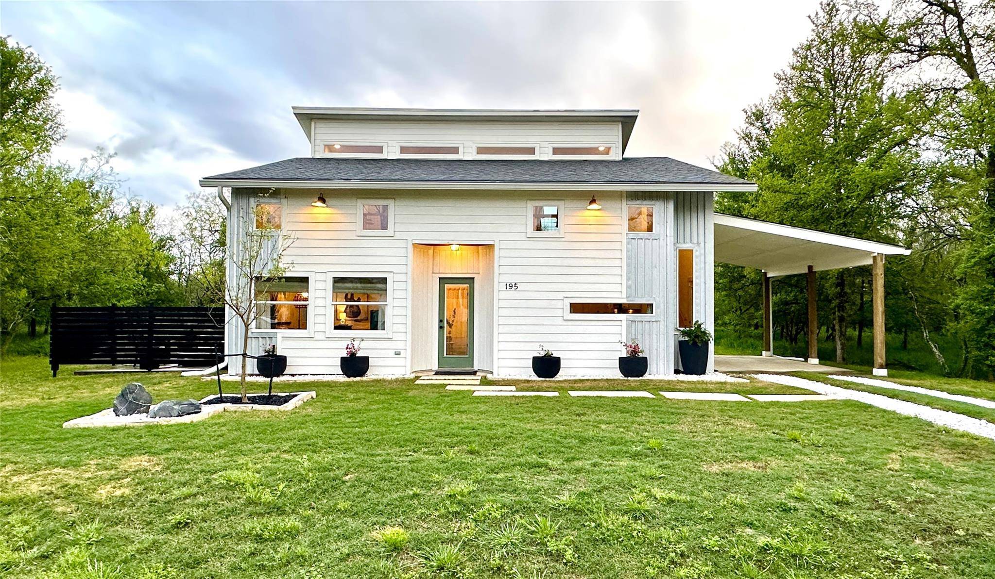 195 Mokulua LN, Bastrop, TX 78602