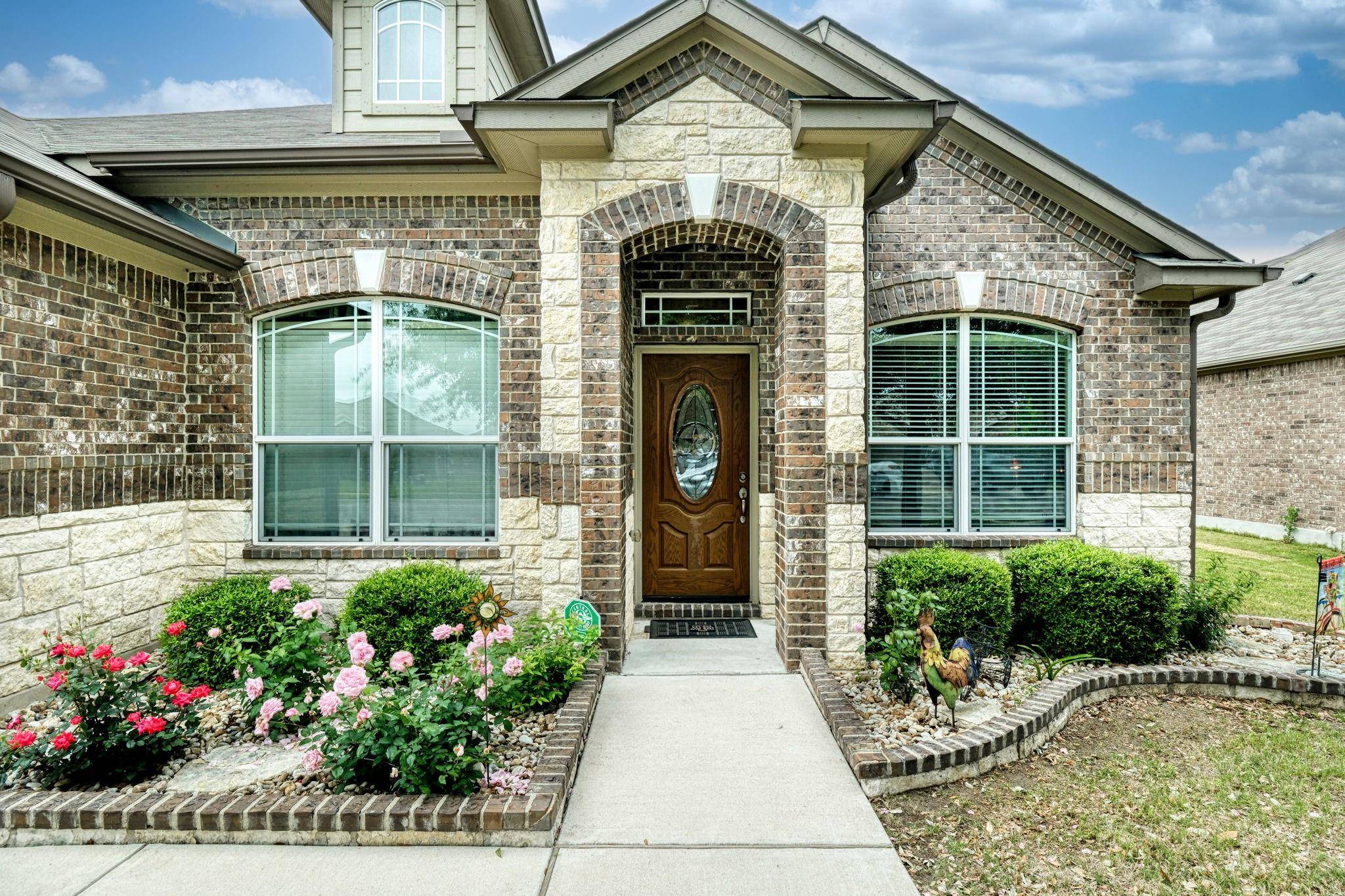 115 Colthorpe LN, Hutto, TX 78634