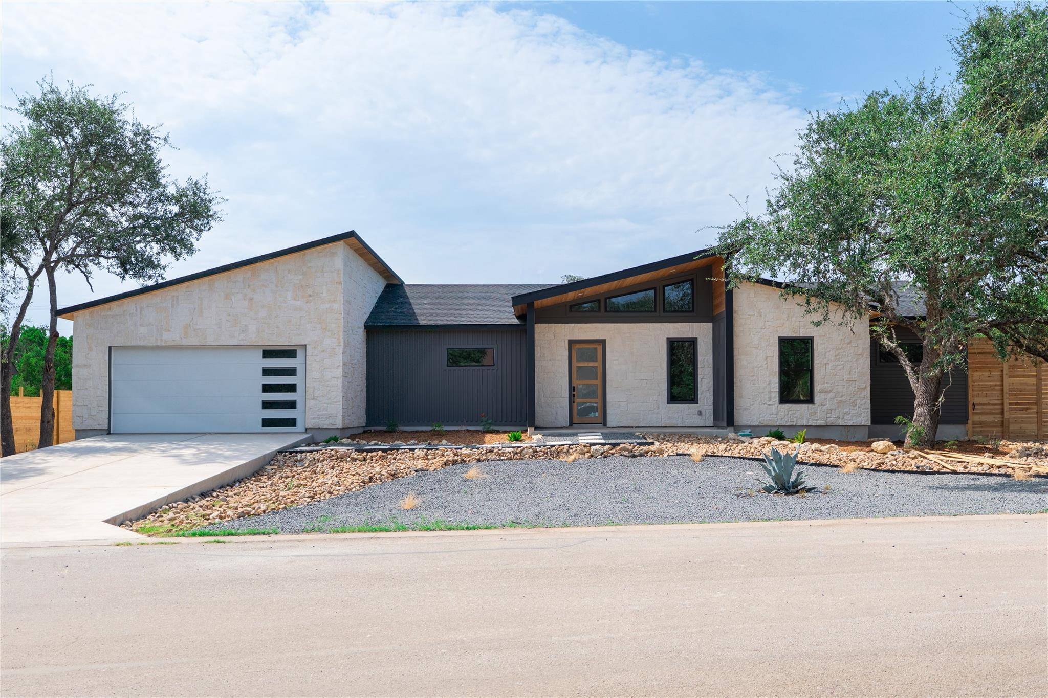 50 War Bonnet, Wimberley, TX 78676