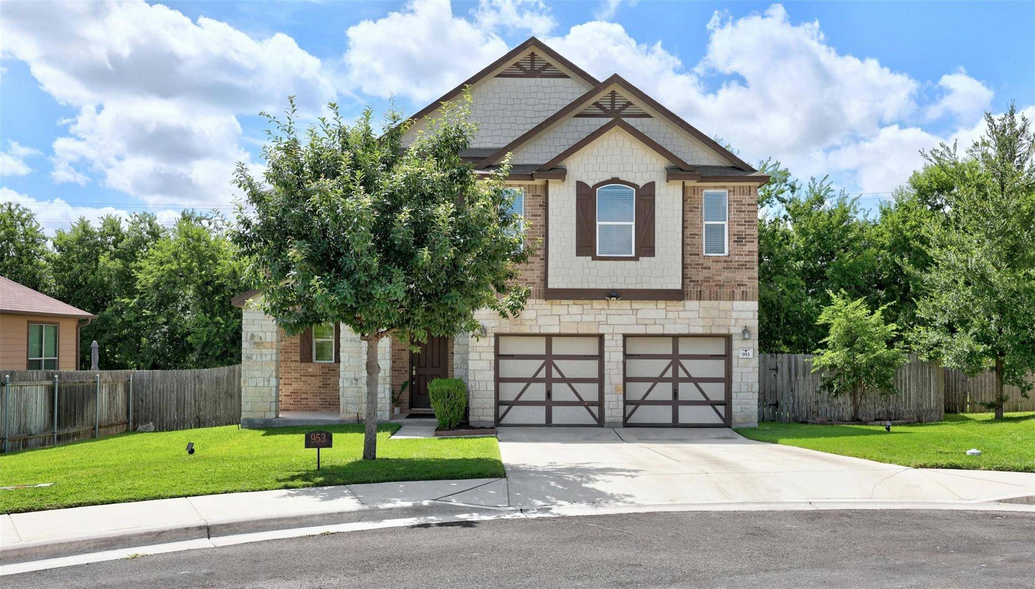 953 Apricot DR, Kyle, TX 78640