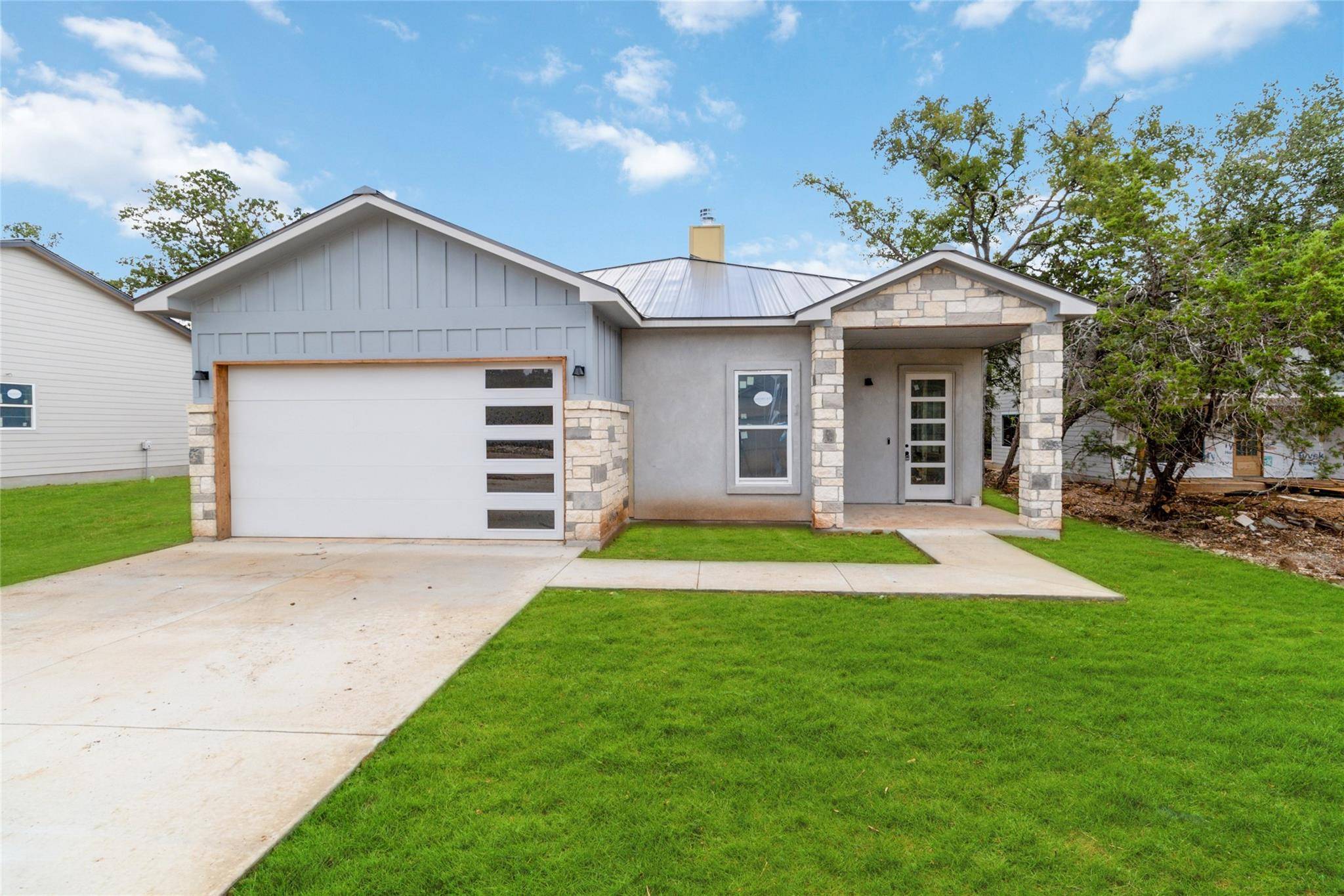14 Stardust CIR, Wimberley, TX 78676