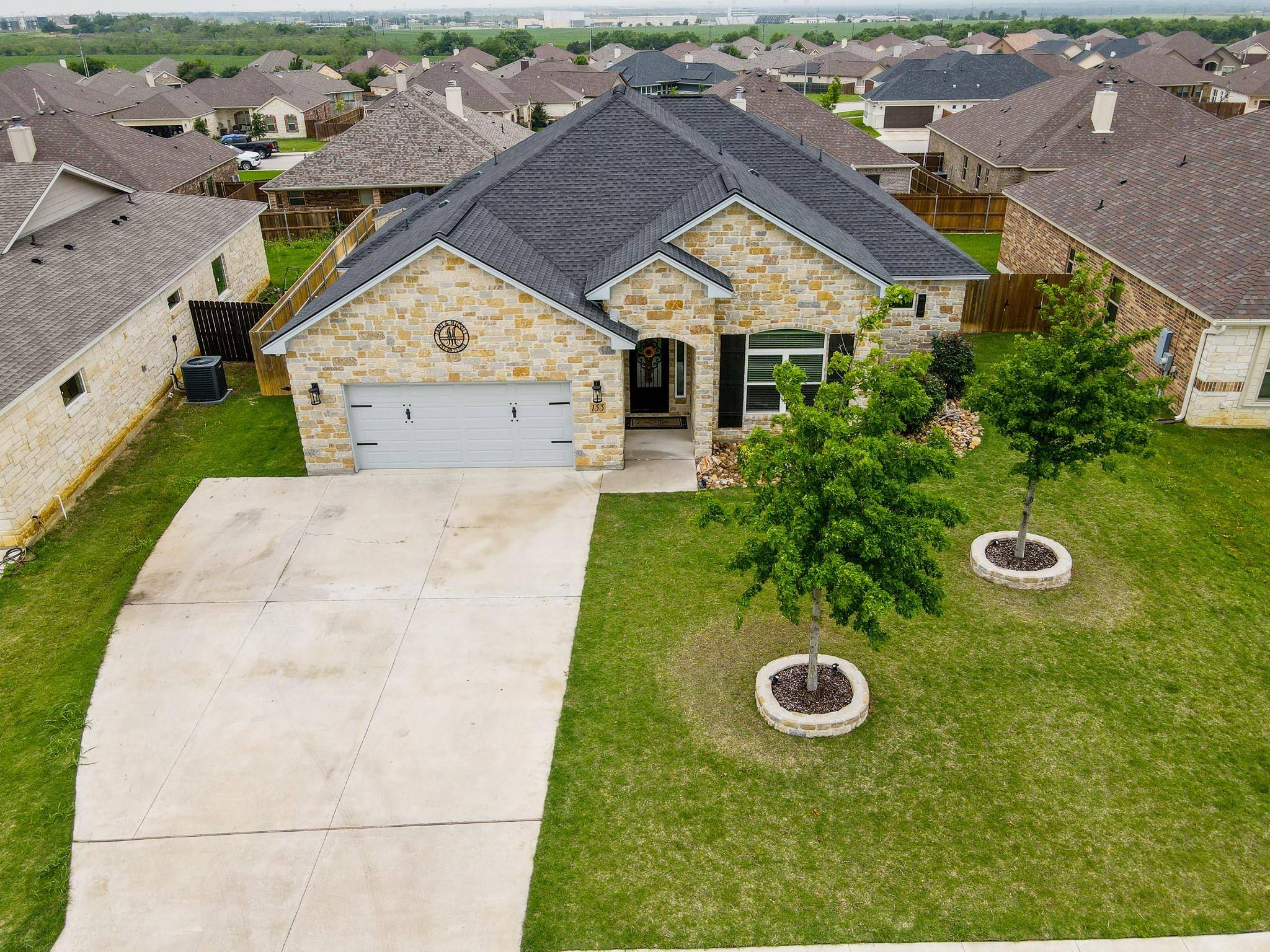 133 Greg LN, Jarrell, TX 76537
