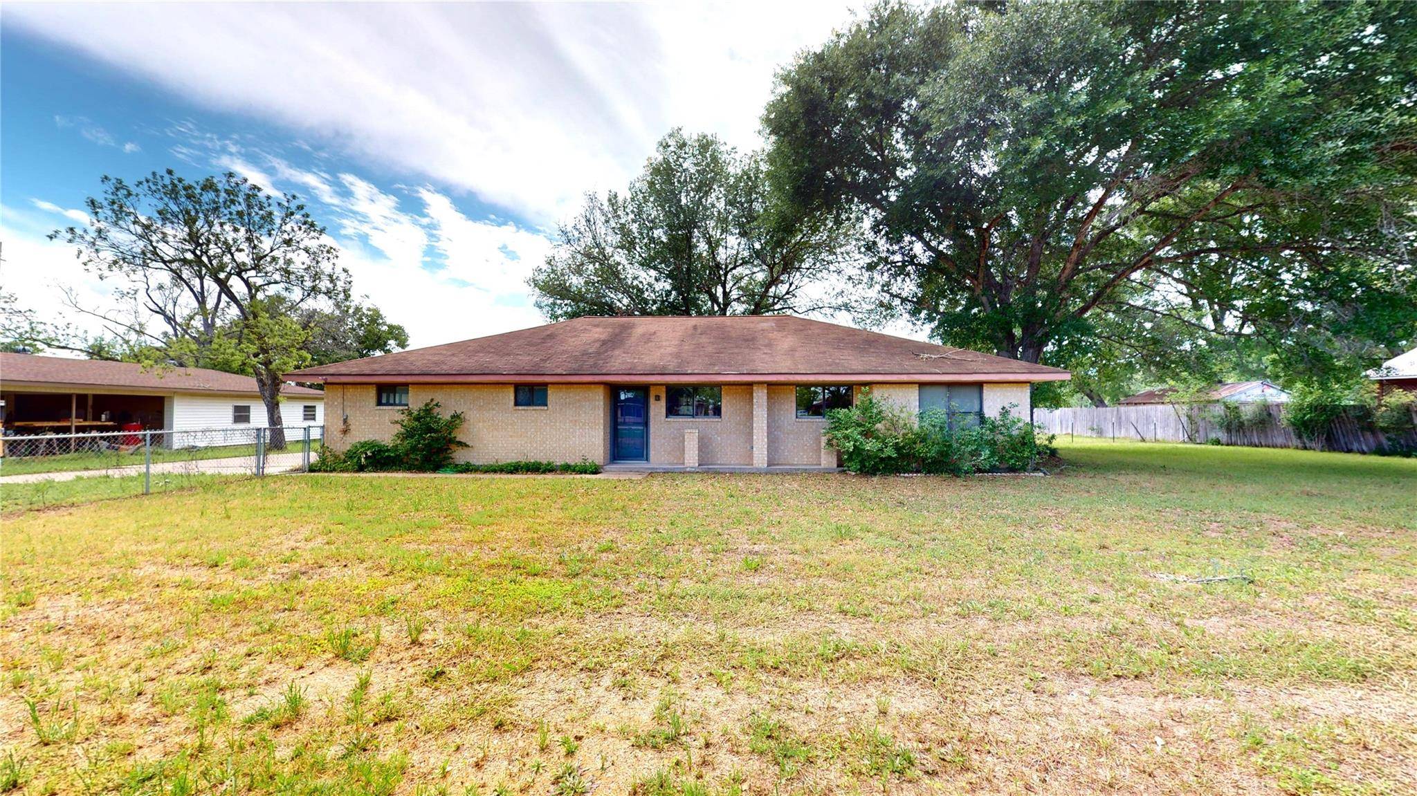 8267 FM 141, Dime Box, TX 77853