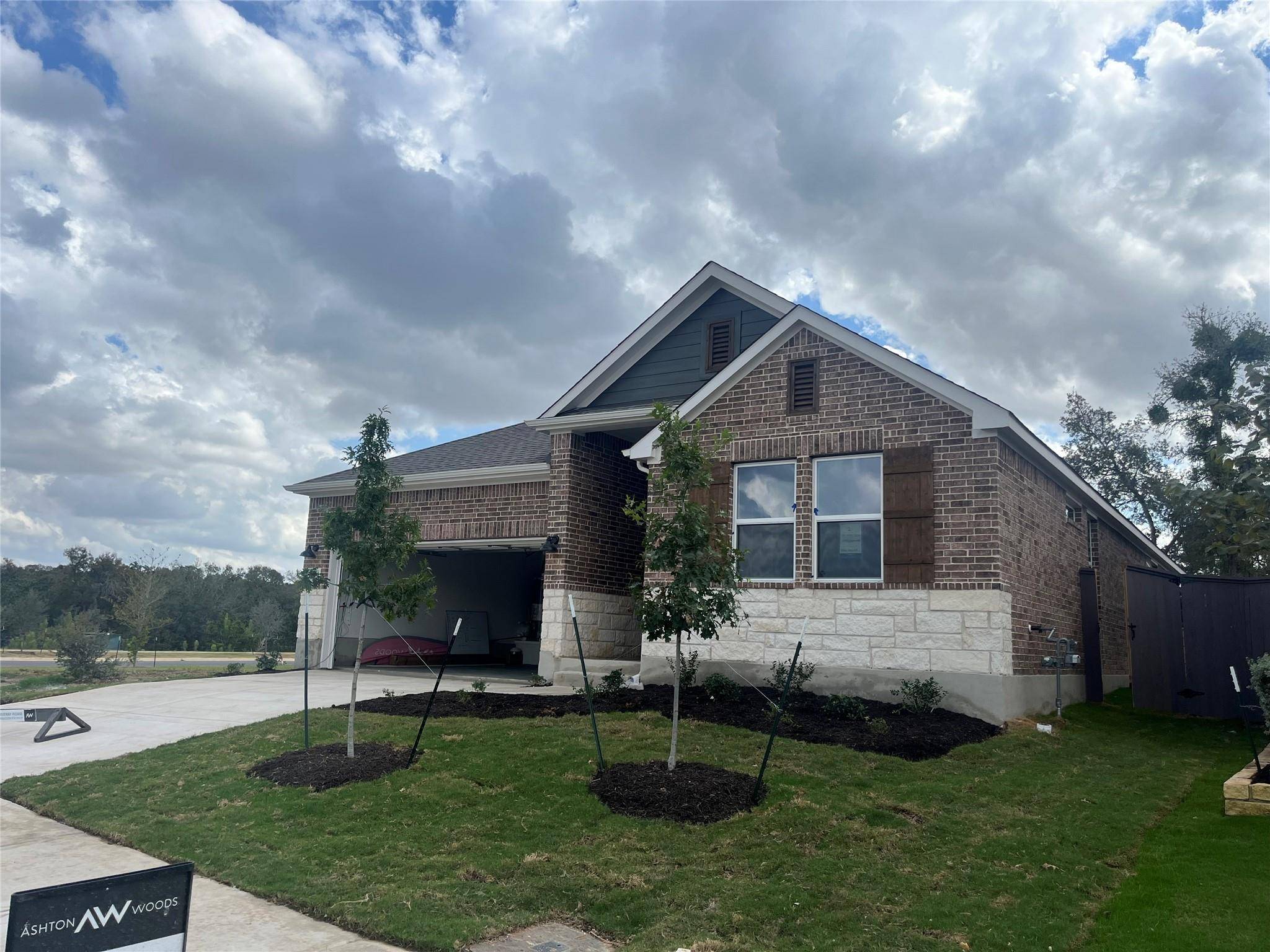 121 Grand Teton DR, Kyle, TX 78640