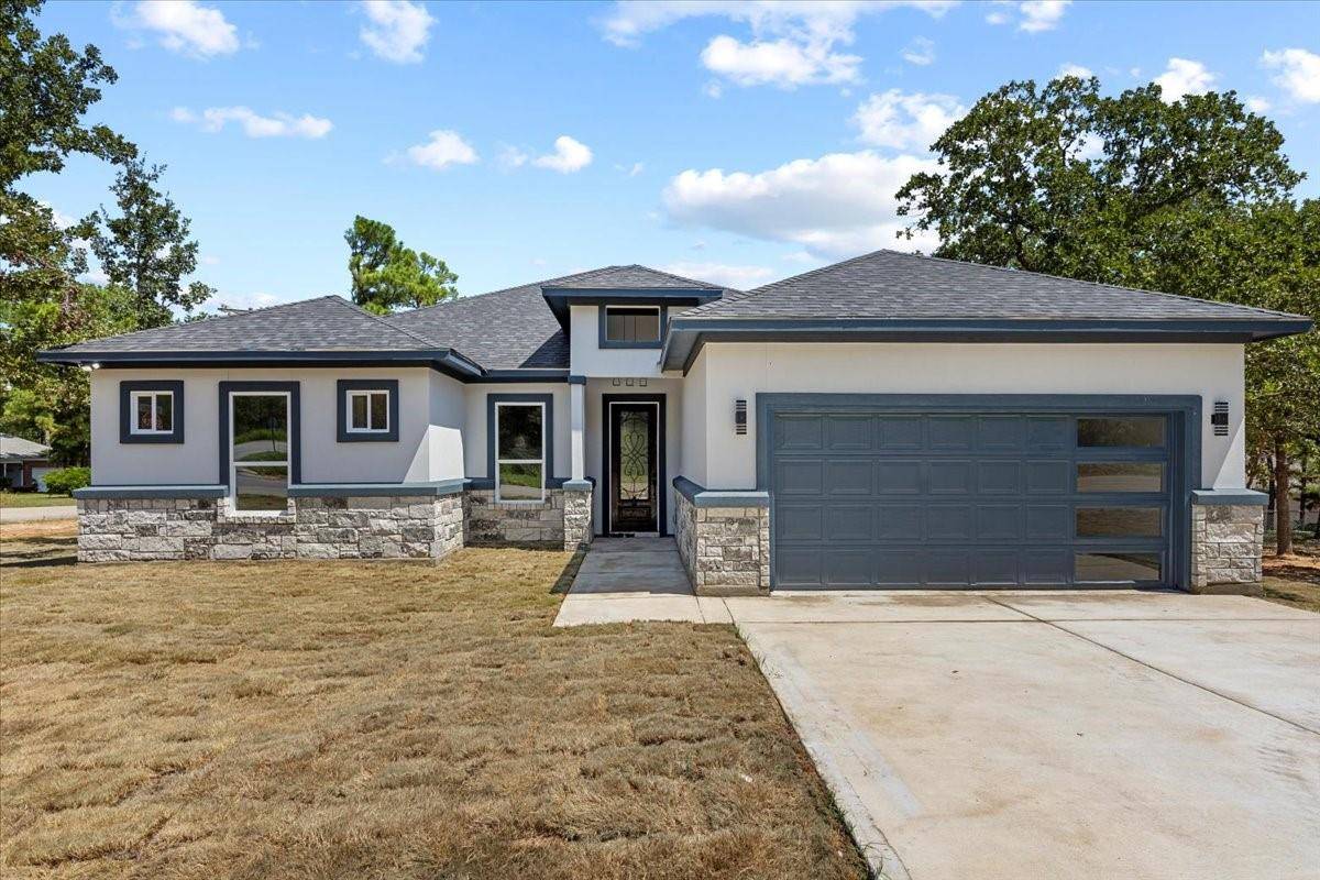 102 Kaanapali LN, Bastrop, TX 78602