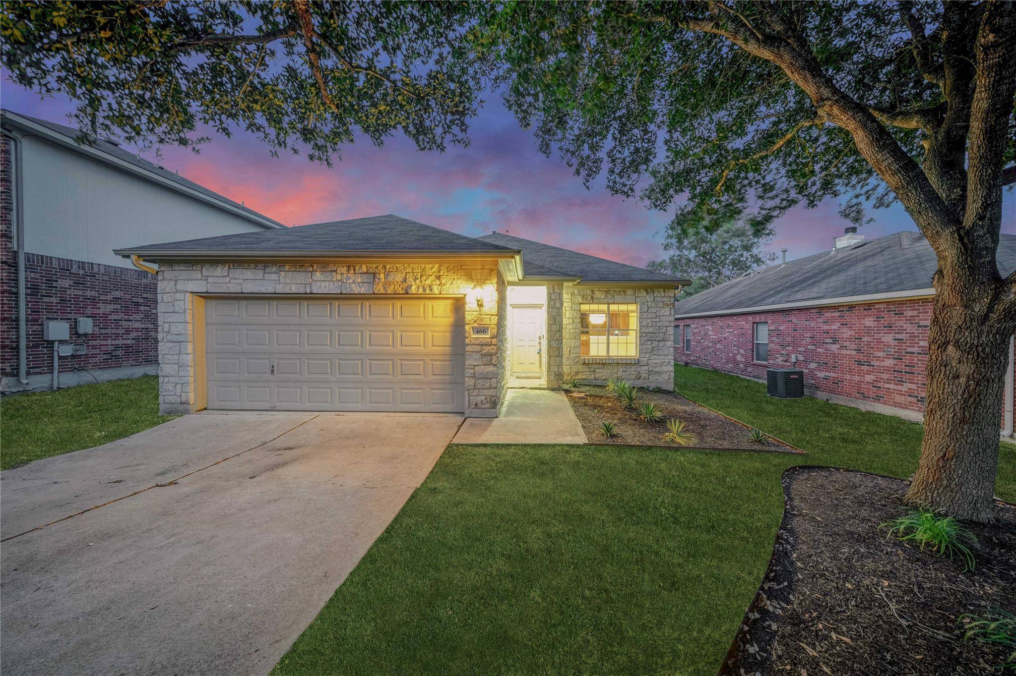 466 Dark Horse LN, Buda, TX 78610