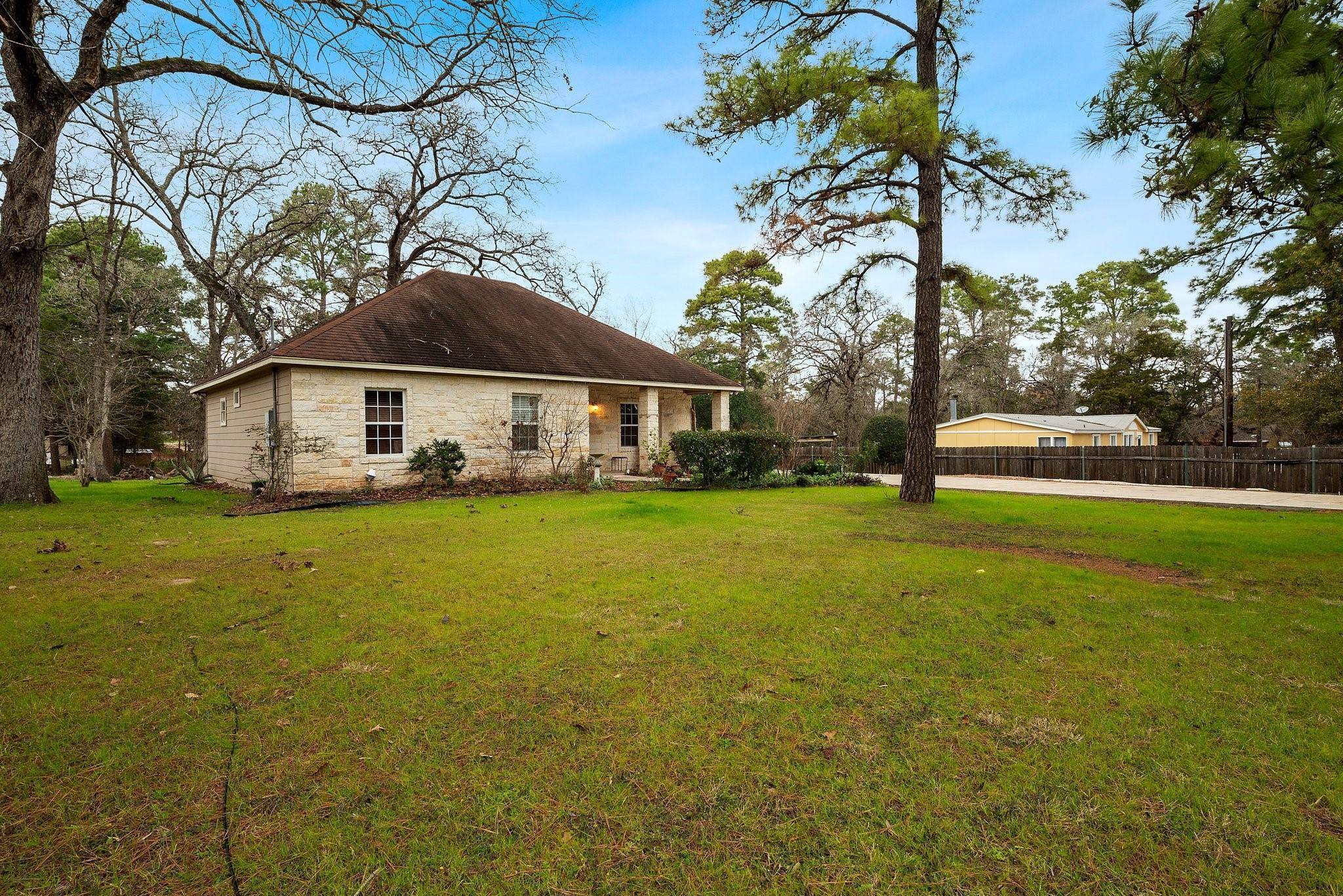 218 Cool Water DR, Bastrop, TX 78602