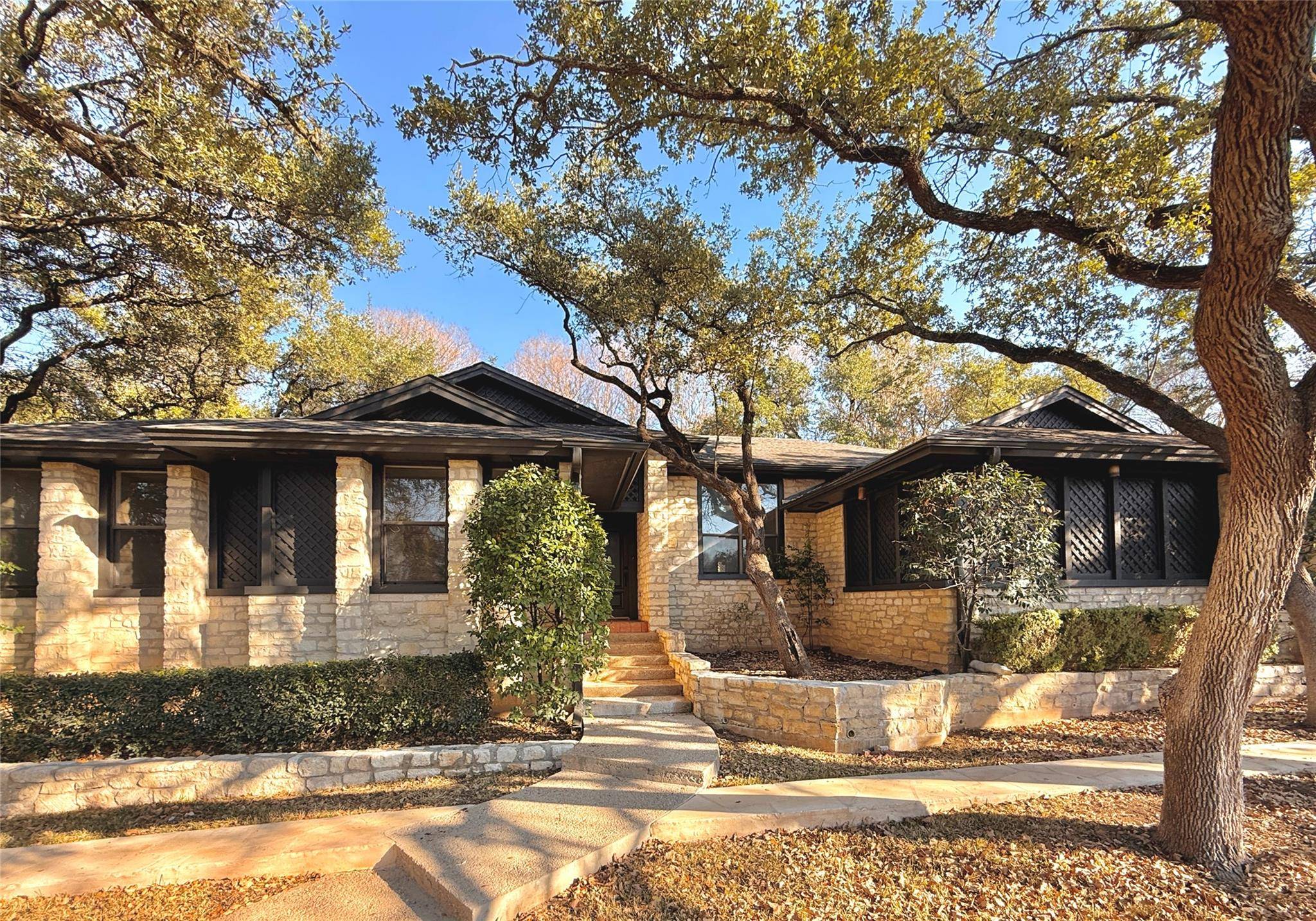 300 Norwood DR W, Georgetown, TX 78628