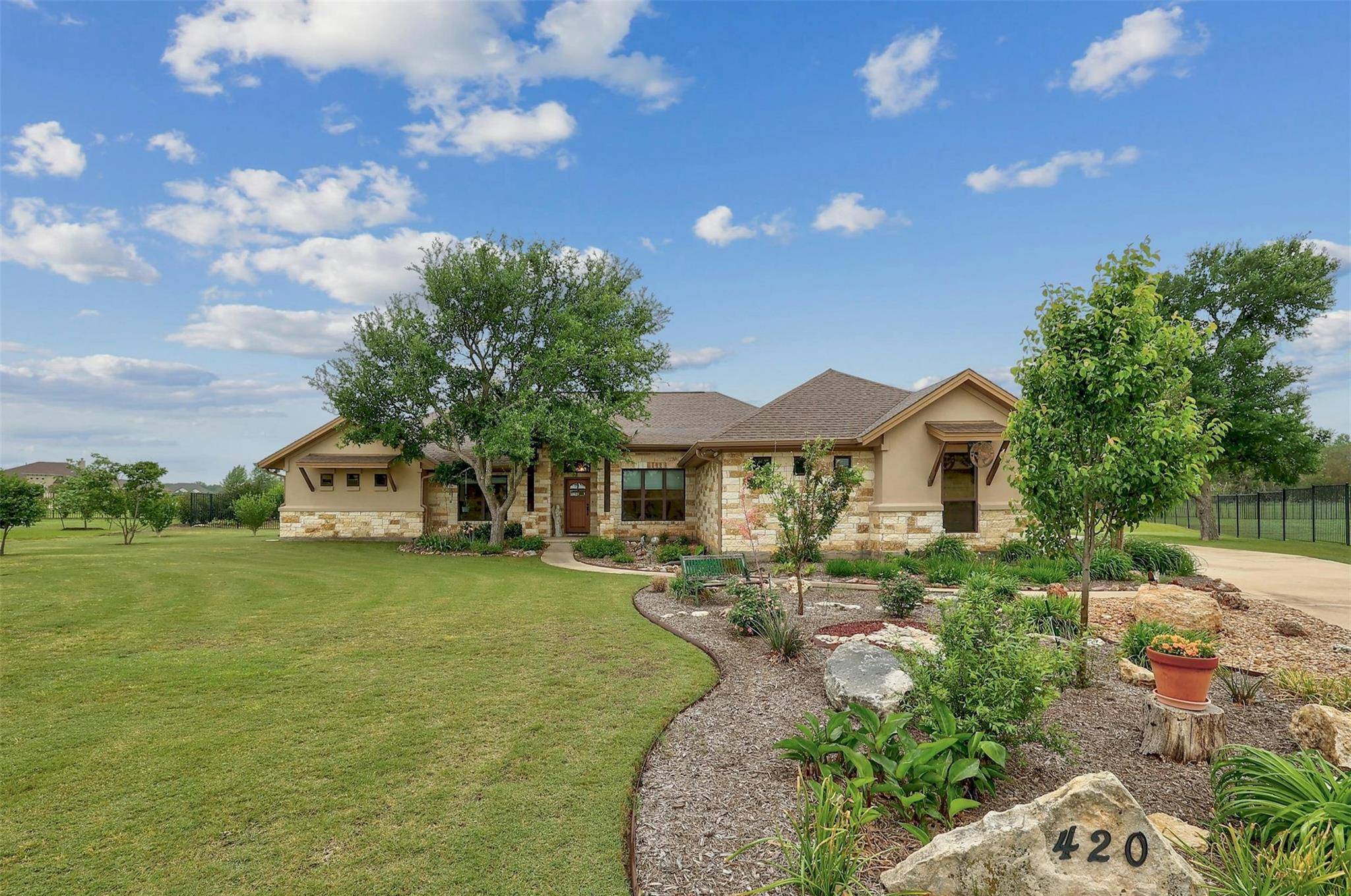 420 Casa Verde DR, Georgetown, TX 78633