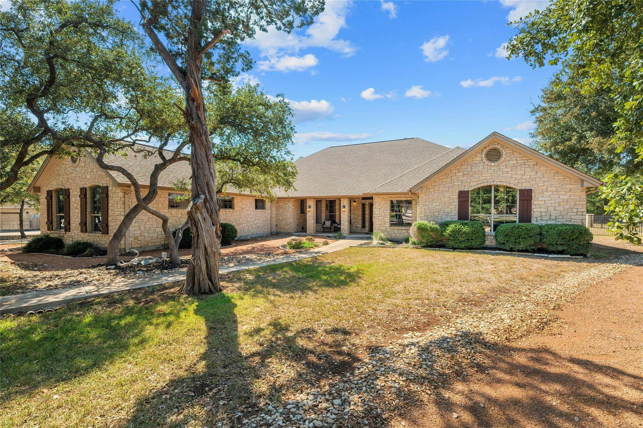 201 Roble Roja DR, Georgetown, TX 78633