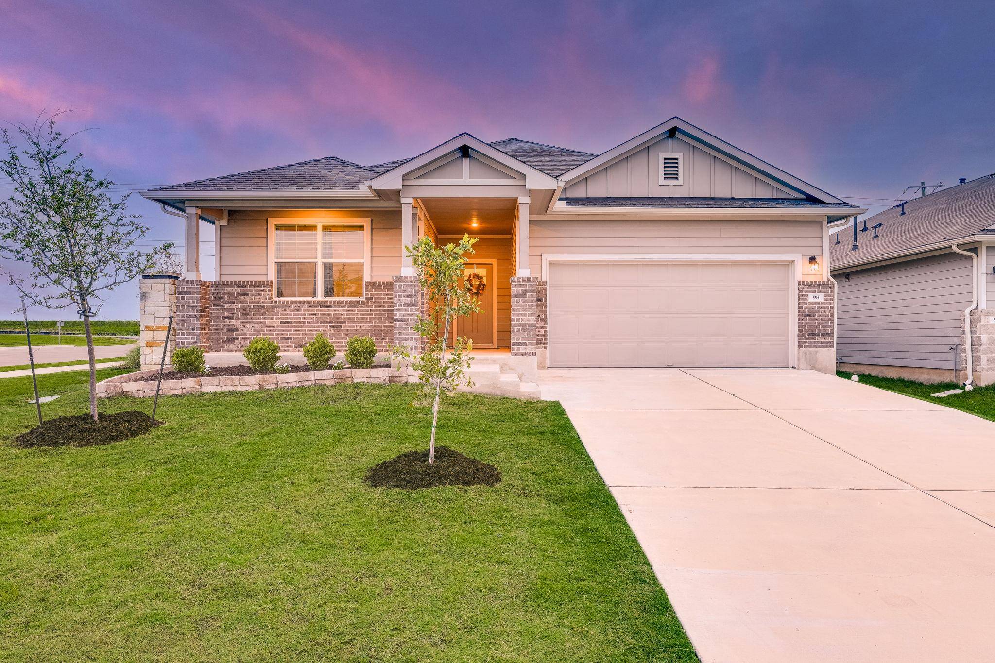 98 Barton Creek LN, Hutto, TX 78634