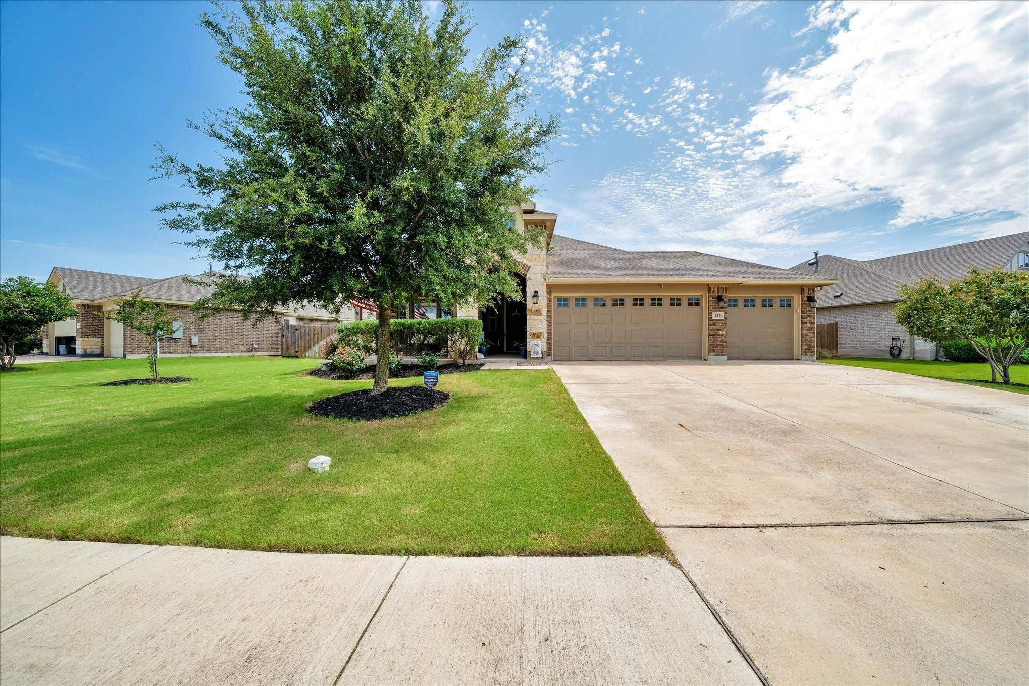 123 Crooked TRL, Bastrop, TX 78602