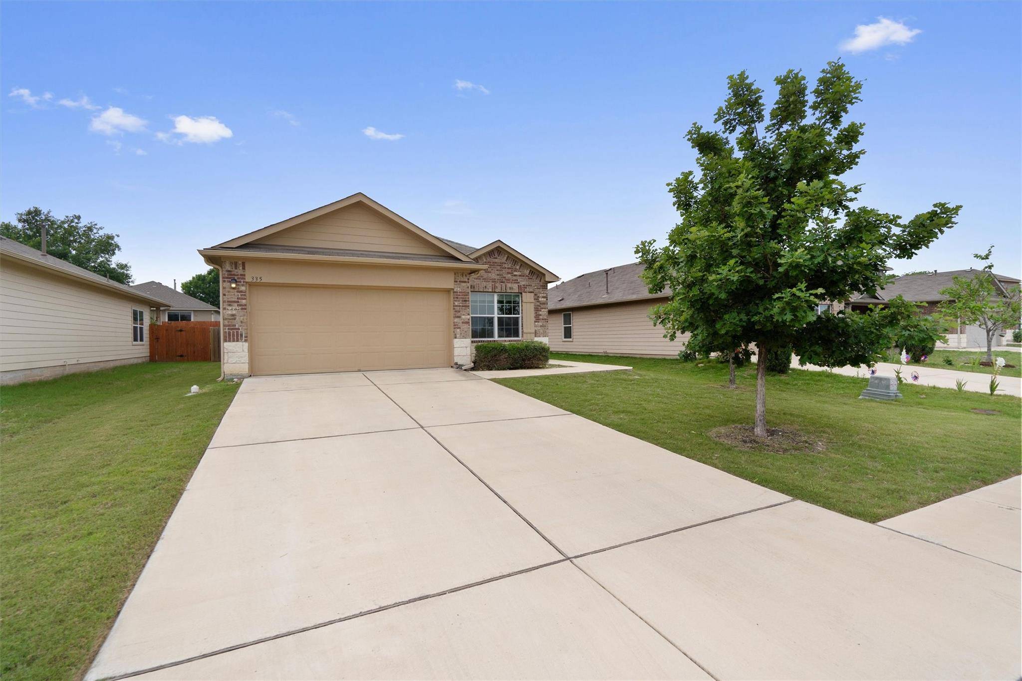 335 Cibolo Creek DR, Kyle, TX 78640
