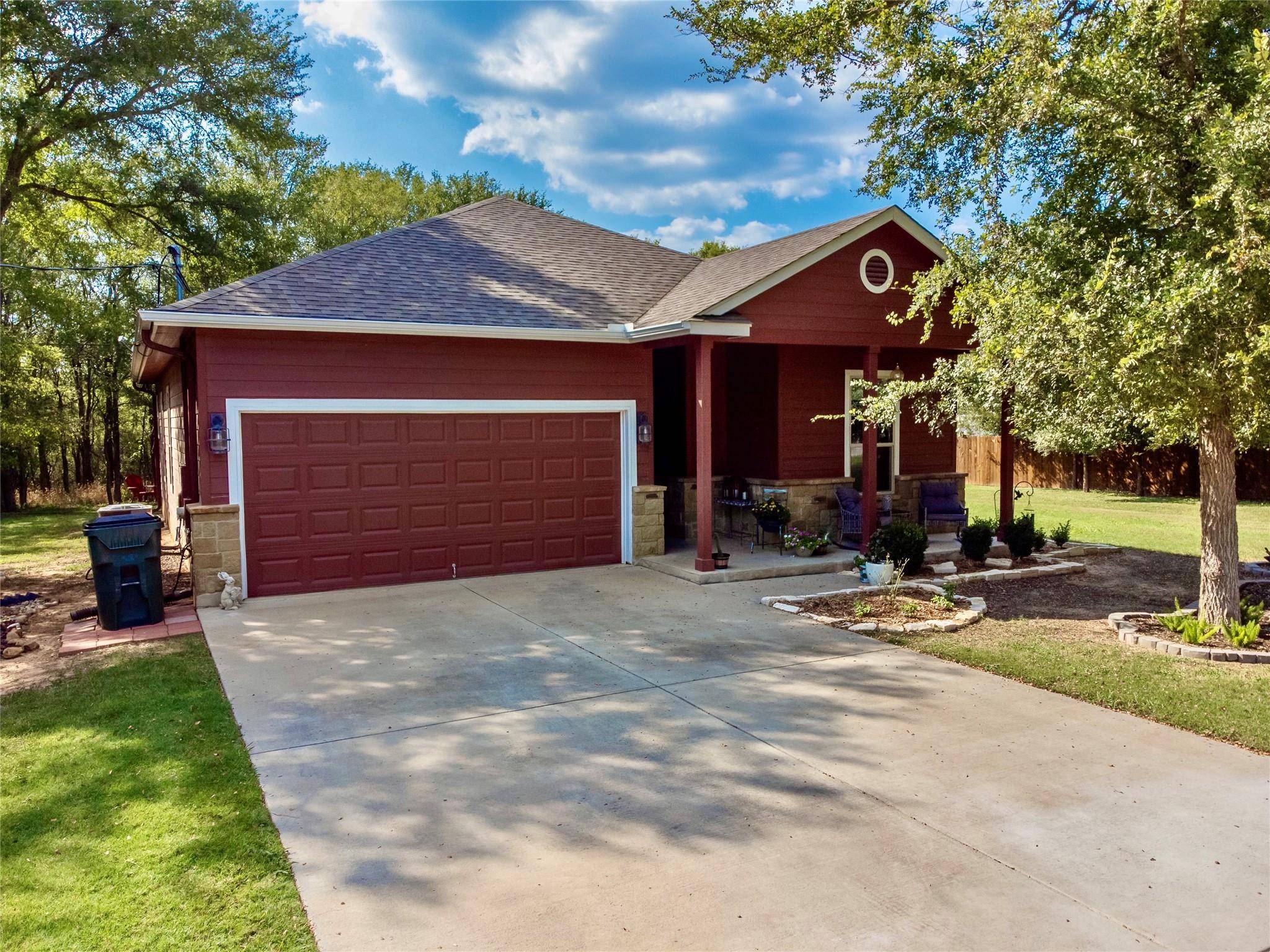 196 Waipahoehoe DR, Bastrop, TX 78602