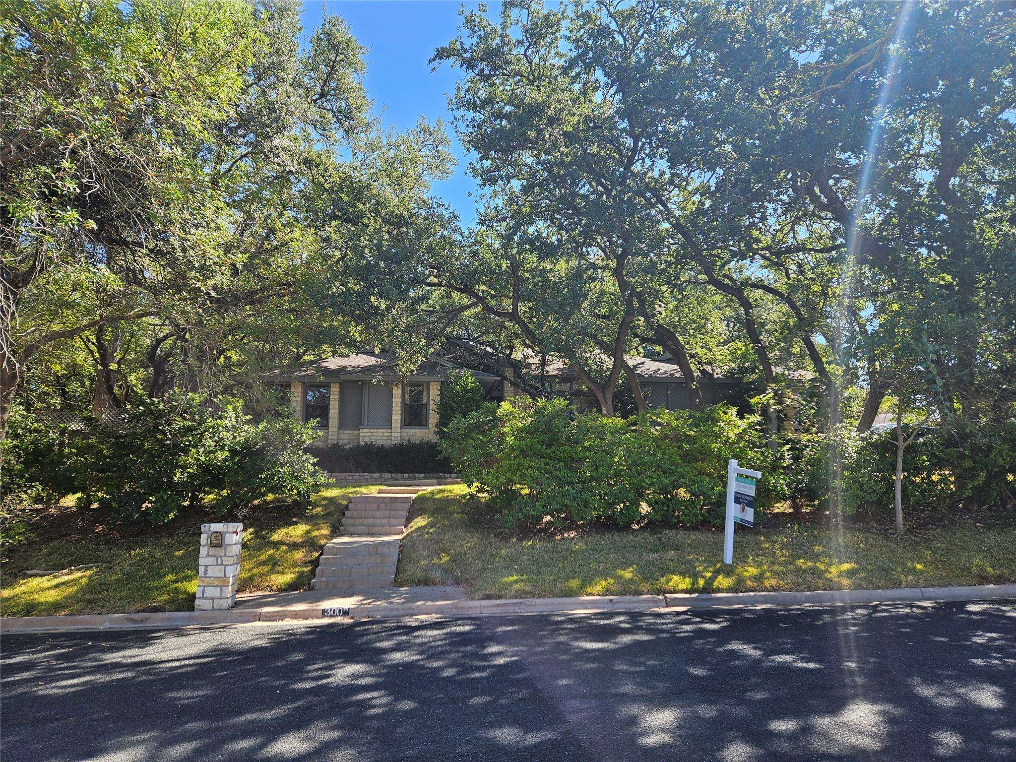 300 Norwood W ST W, Georgetown, TX 78628
