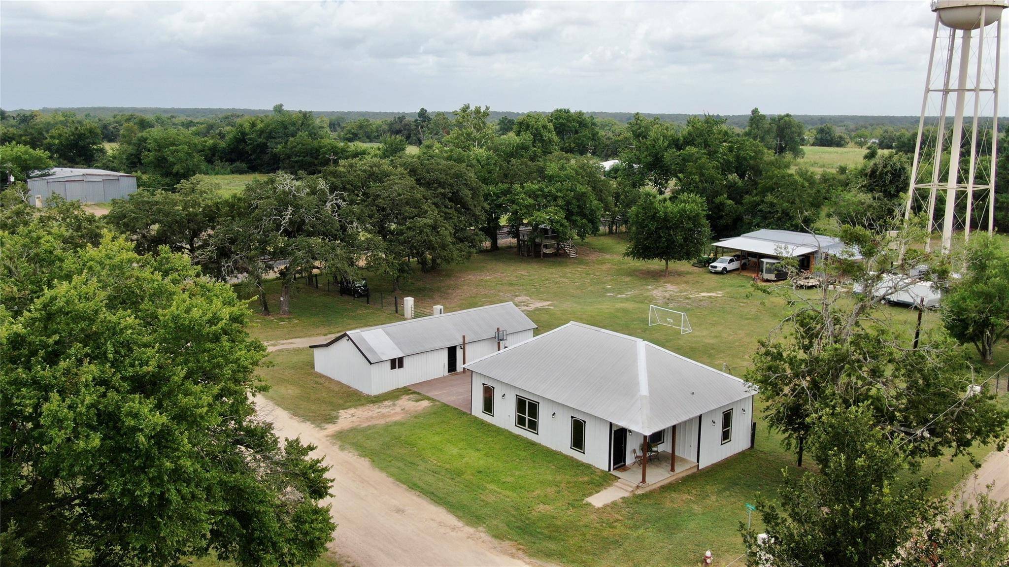 402 E Cherry ST, Gause, TX 77857