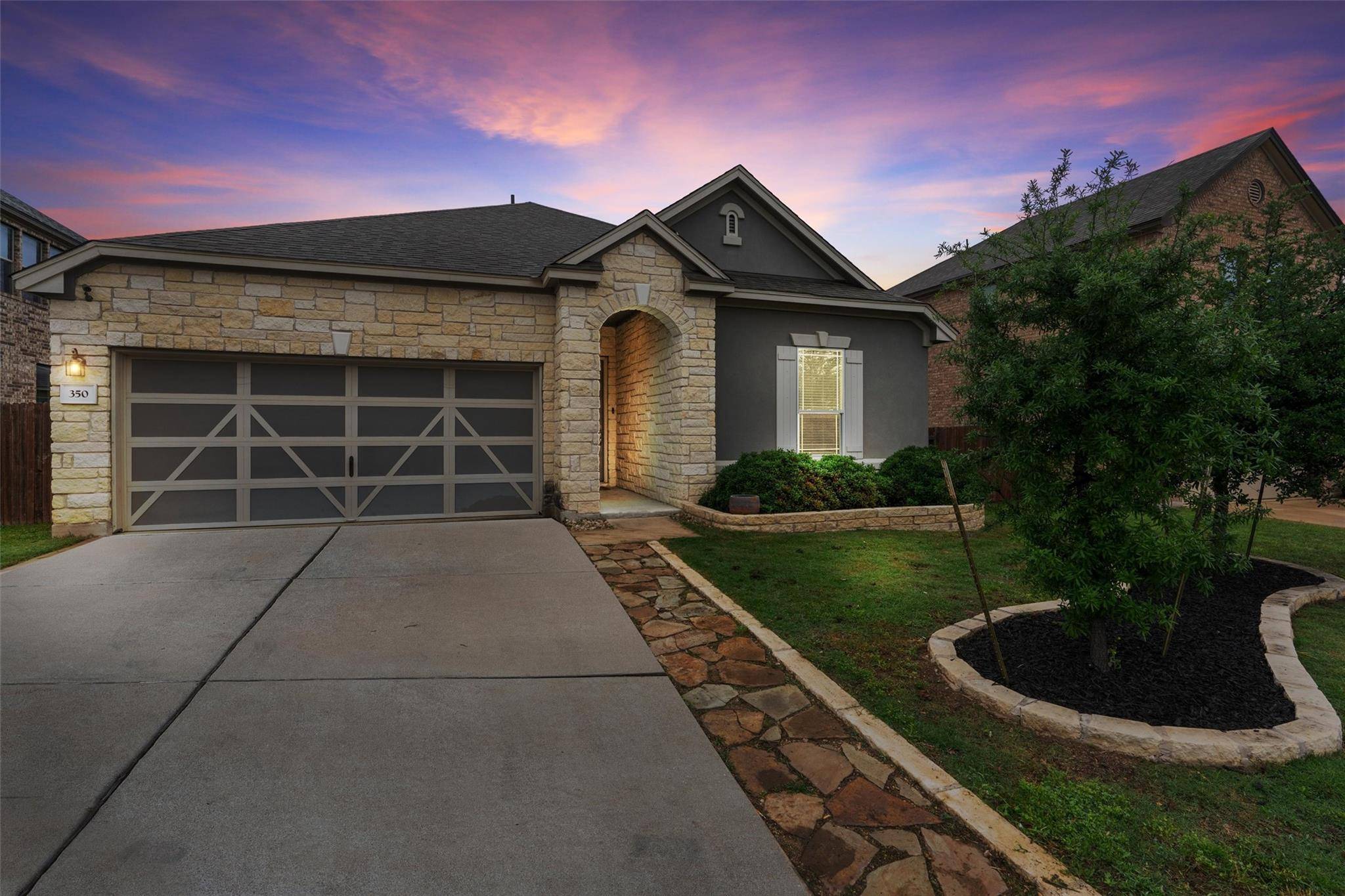 350 Planters LN, Georgetown, TX 78626