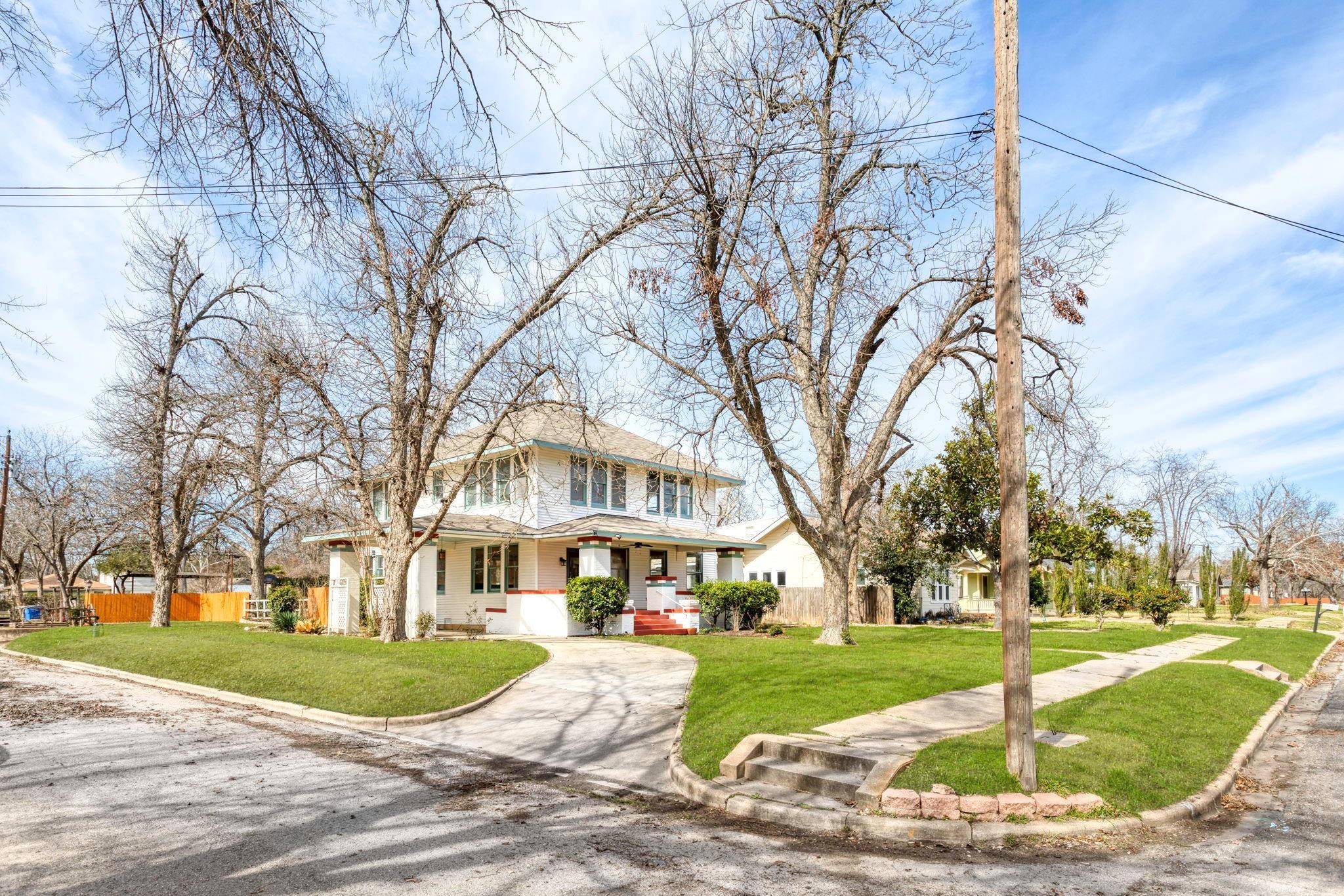 1301 Lexington ST, Taylor, TX 76574