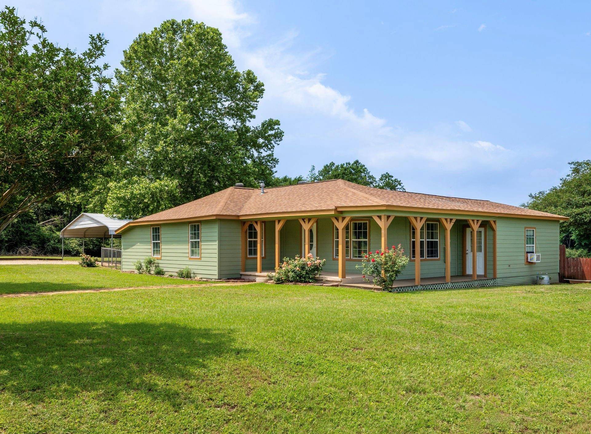 8042 FM 1624, Lexington, TX 78947