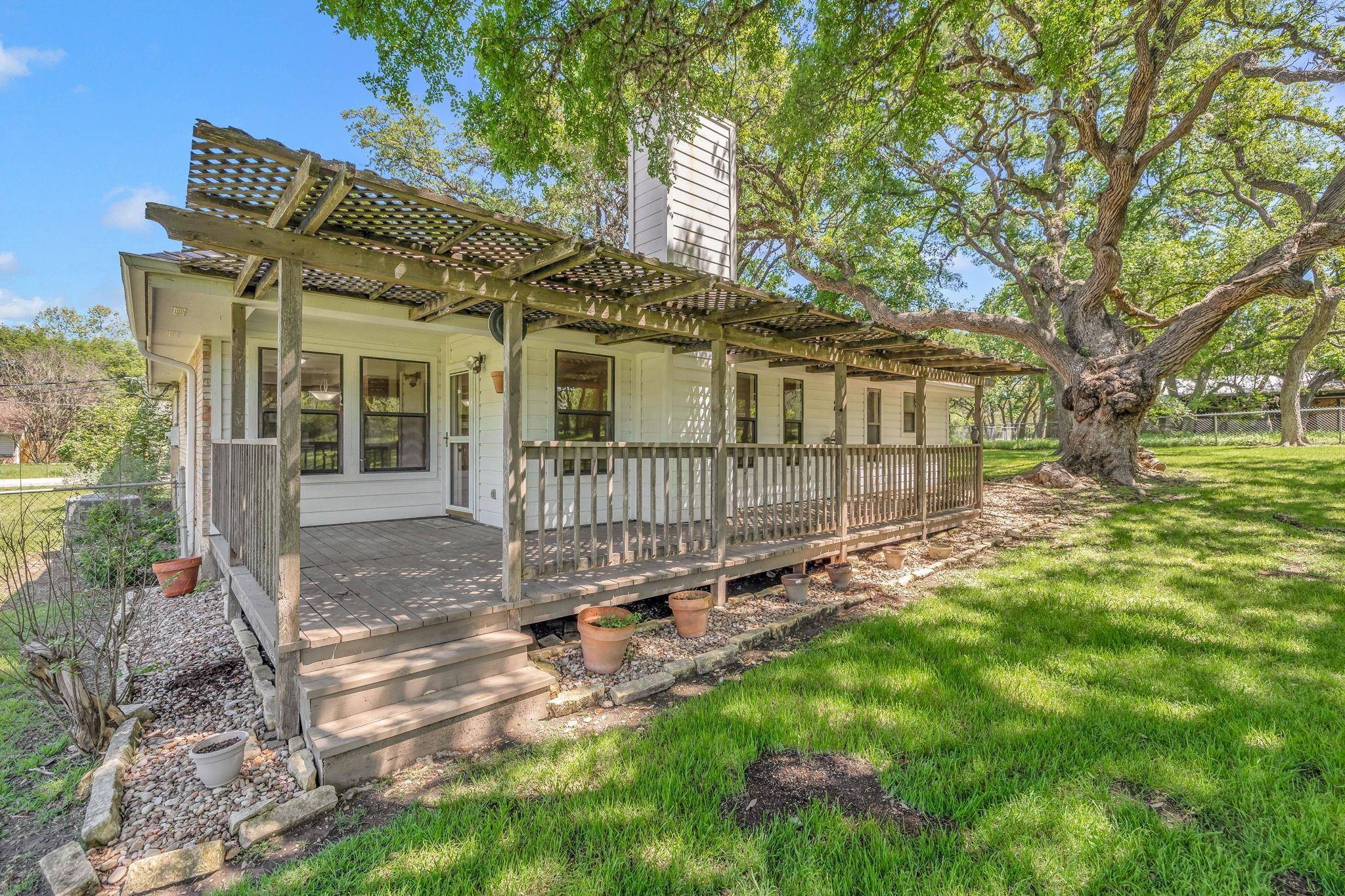 605 Whitetail DR, San Marcos, TX 78666