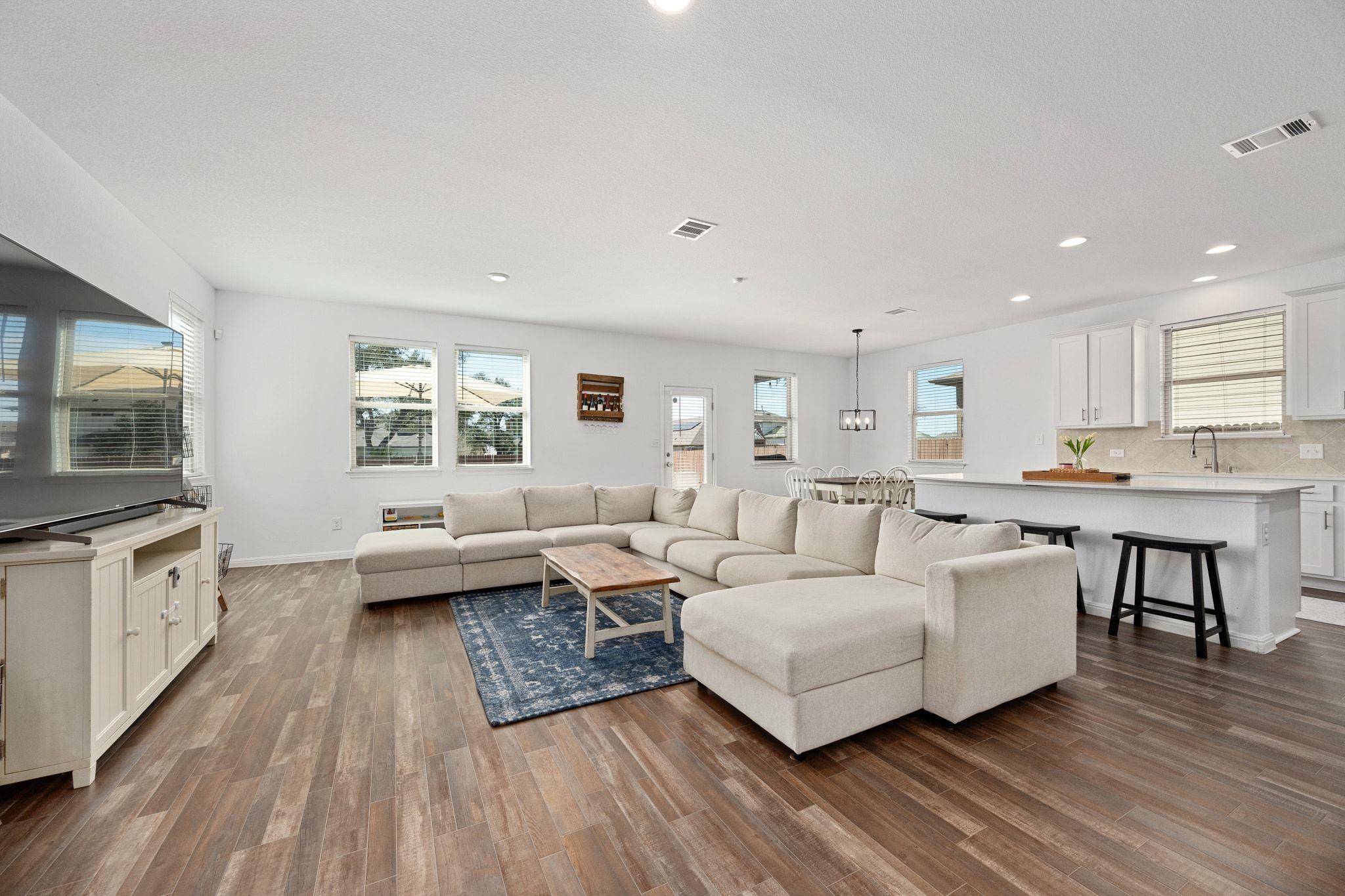 145 Earl Keen ST, Leander, TX 78641