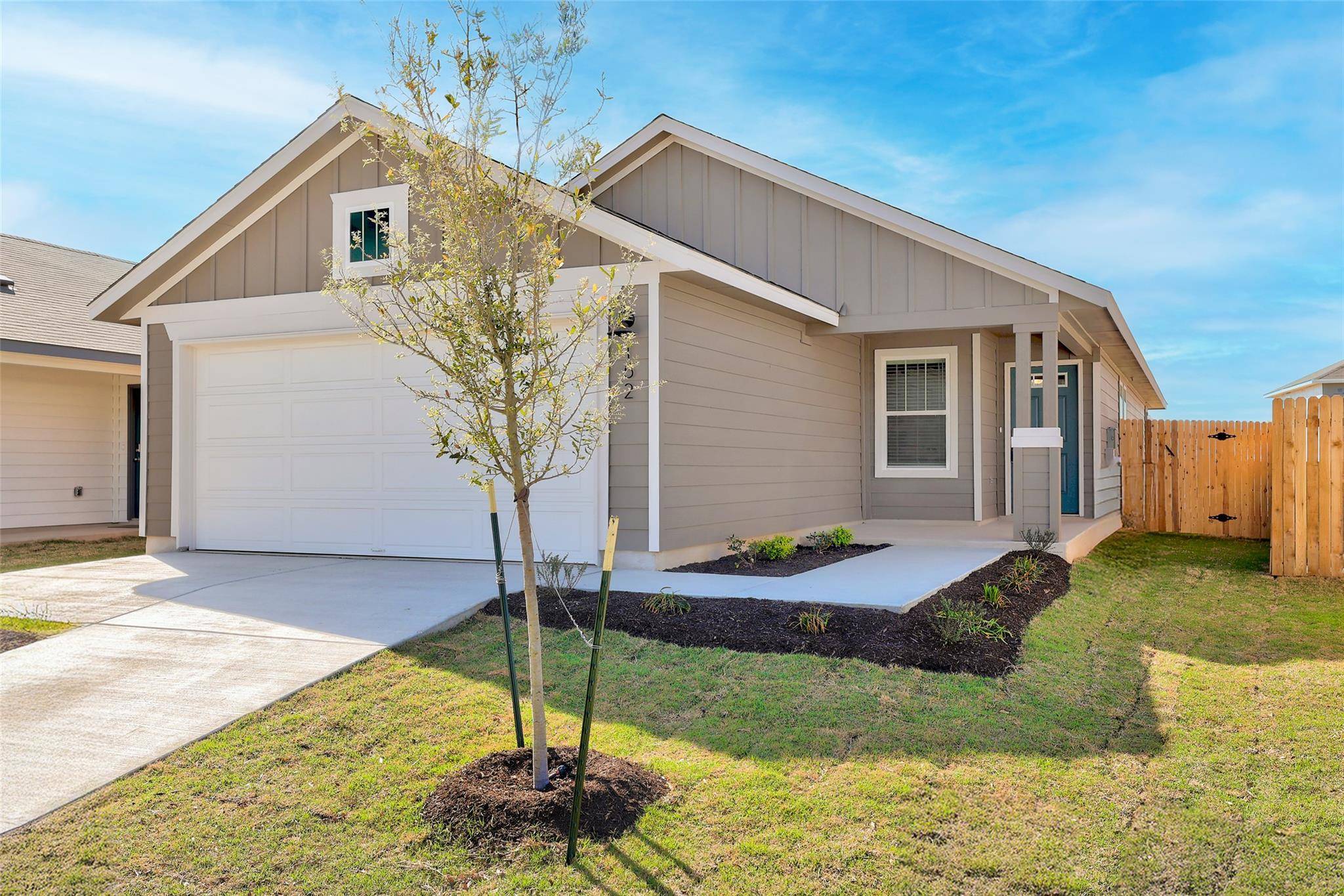 152 Greenway LN, Georgetown, TX 78628