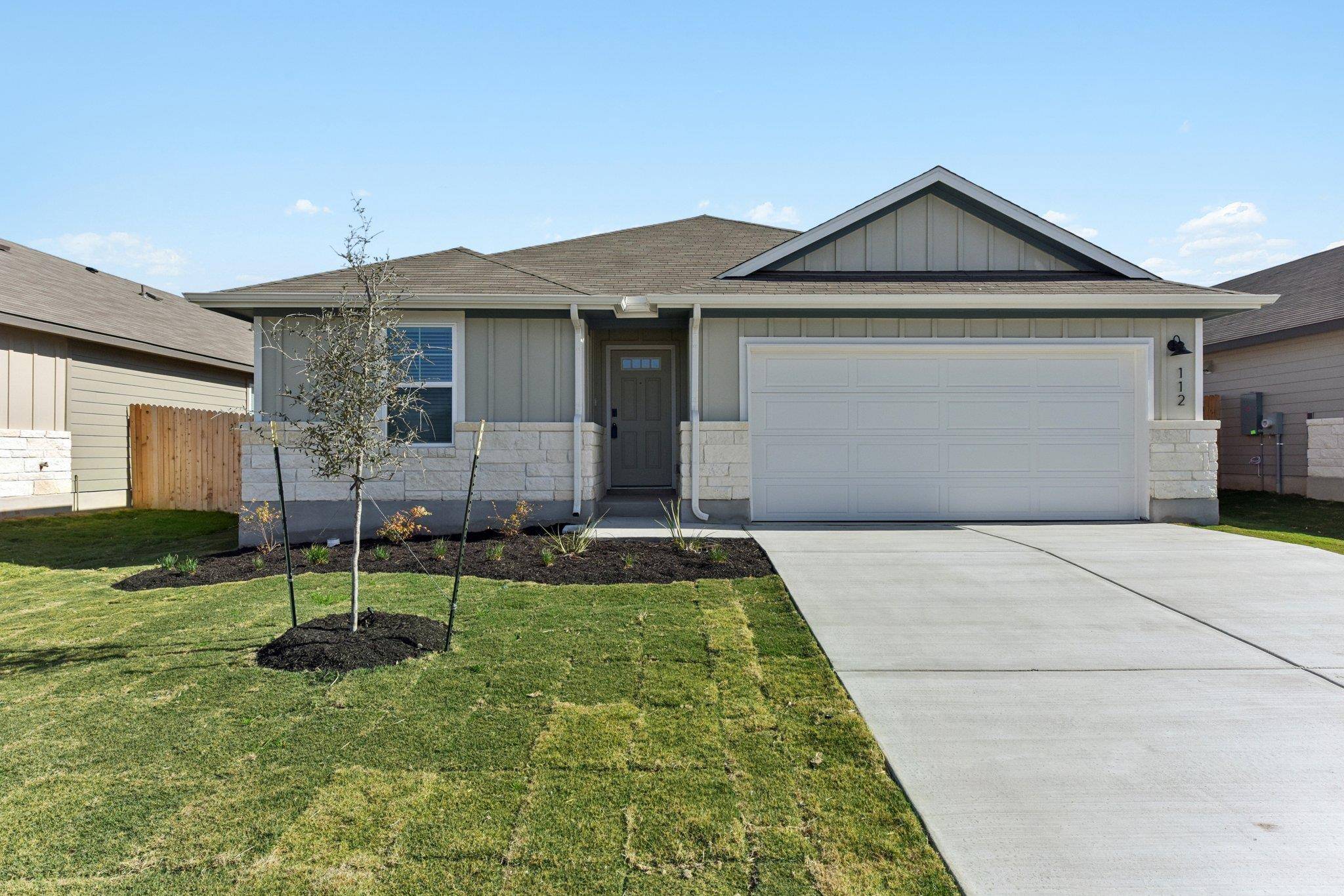 112 Honey Bee RD, Jarrell, TX 76537