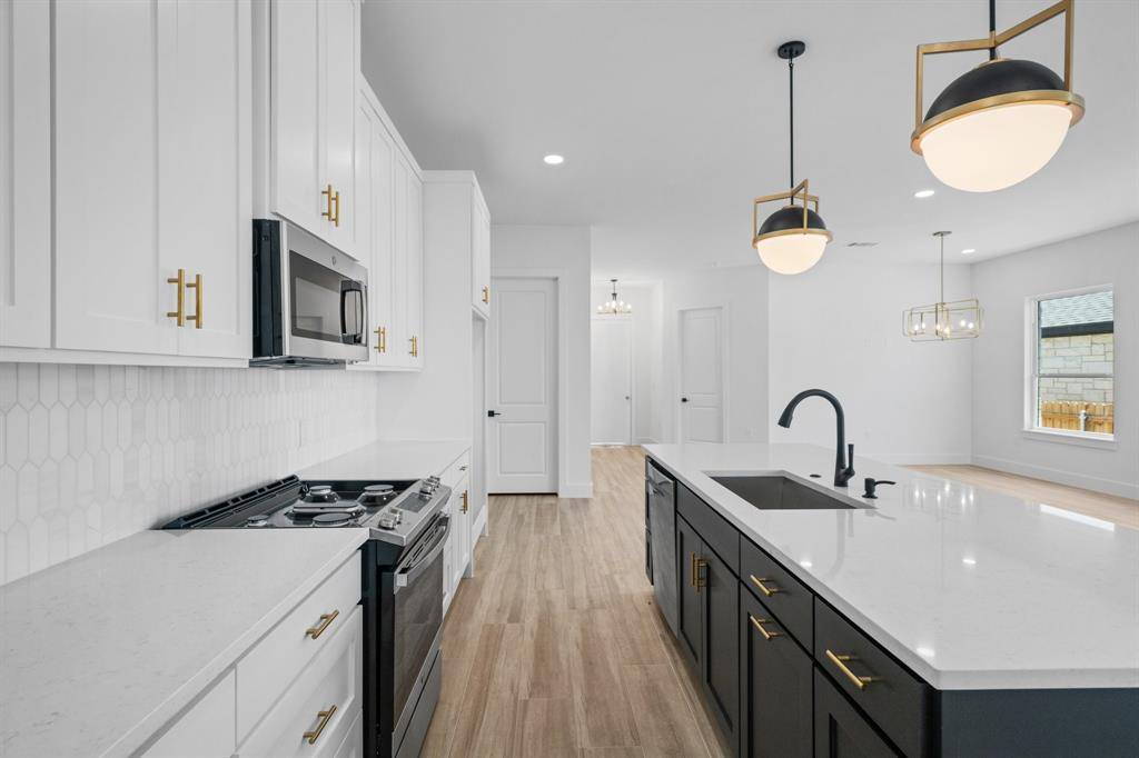 233 Dudley WAY, Fredericksburg, TX 78624