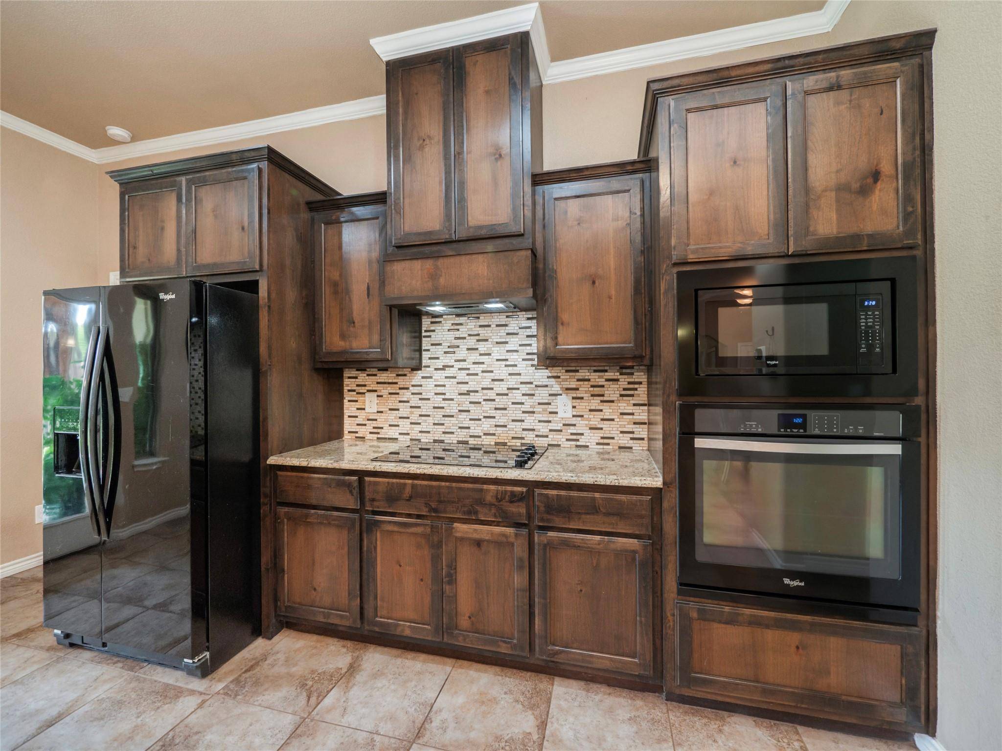 200 Buckingham DR, Marble Falls, TX 78654