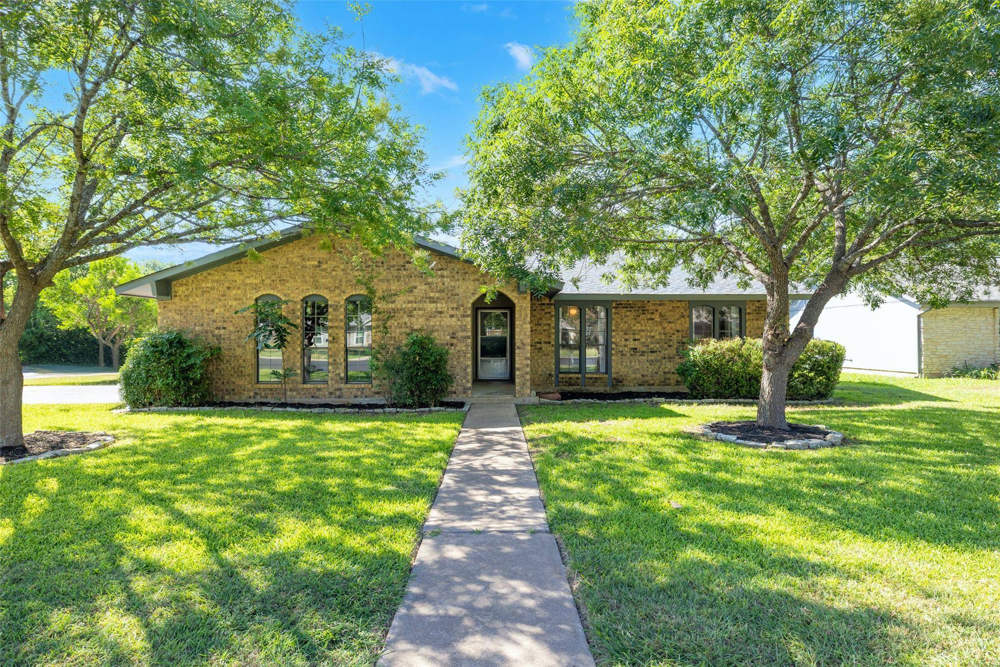800 River Bend DR, Georgetown, TX 78628