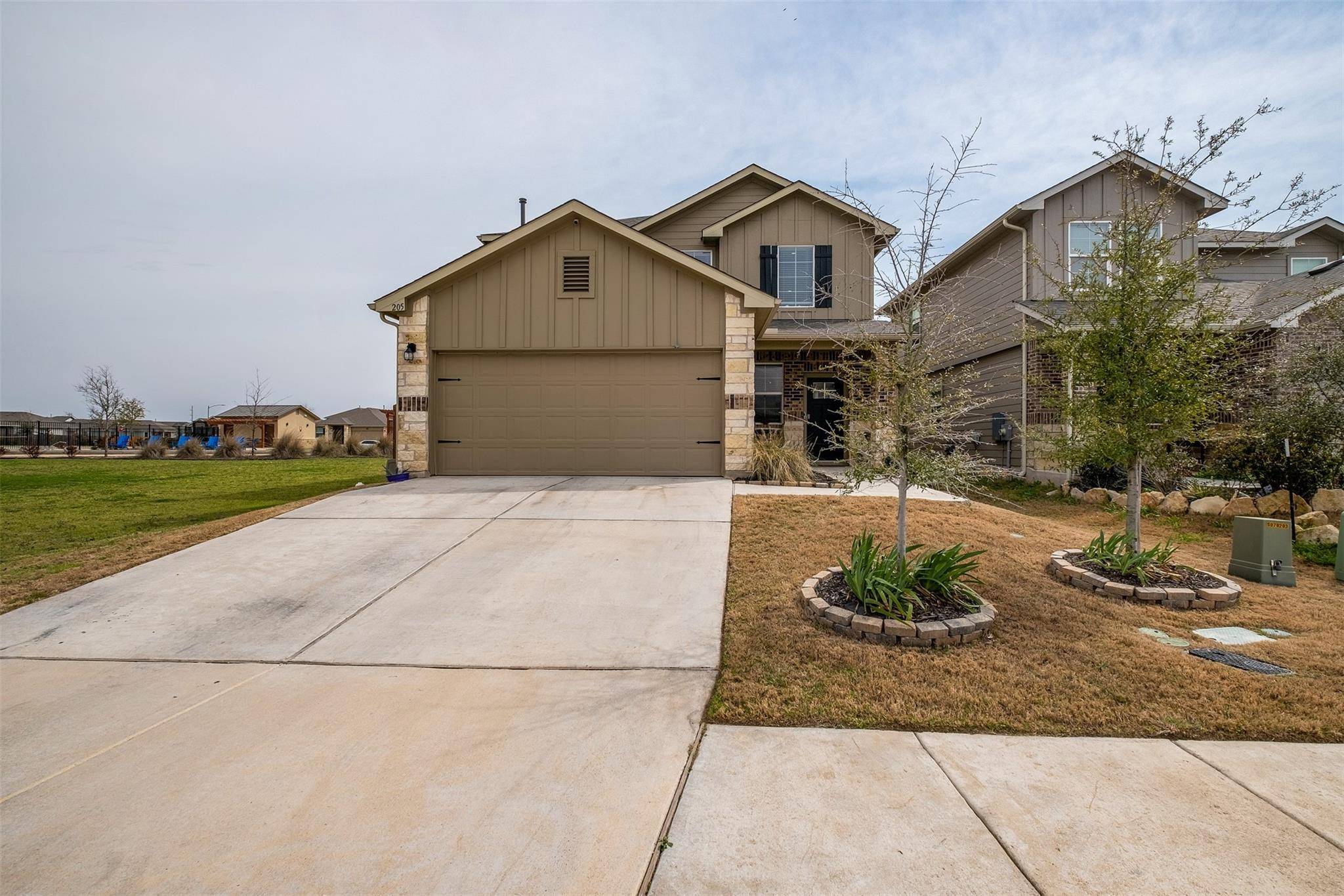 205 Strand LN, Bastrop, TX 78602