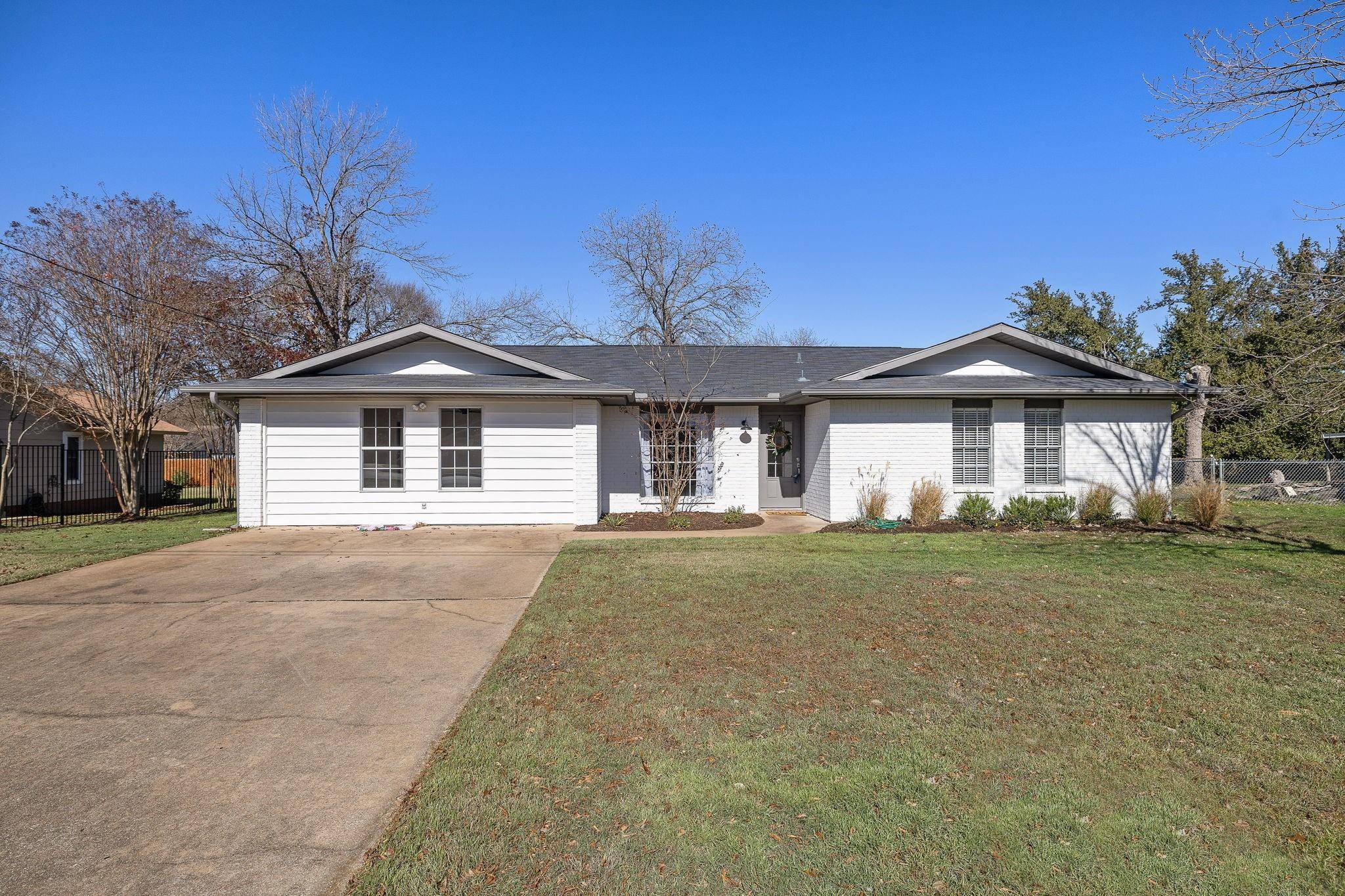 1005 Parkway ST, Georgetown, TX 78628