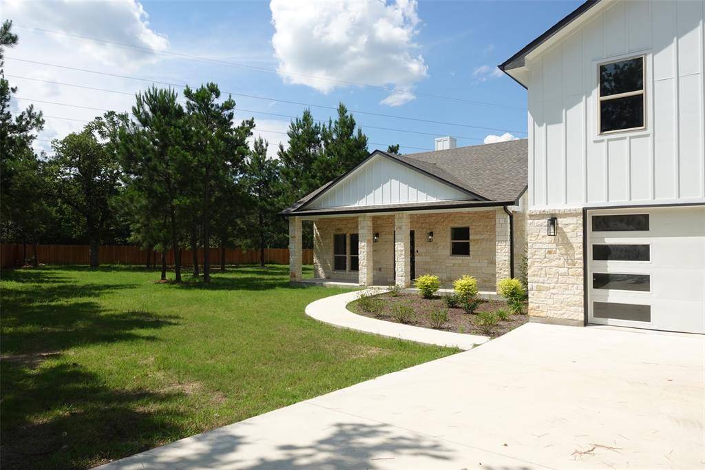 115 N Buckhorn DR, Bastrop, TX 78602