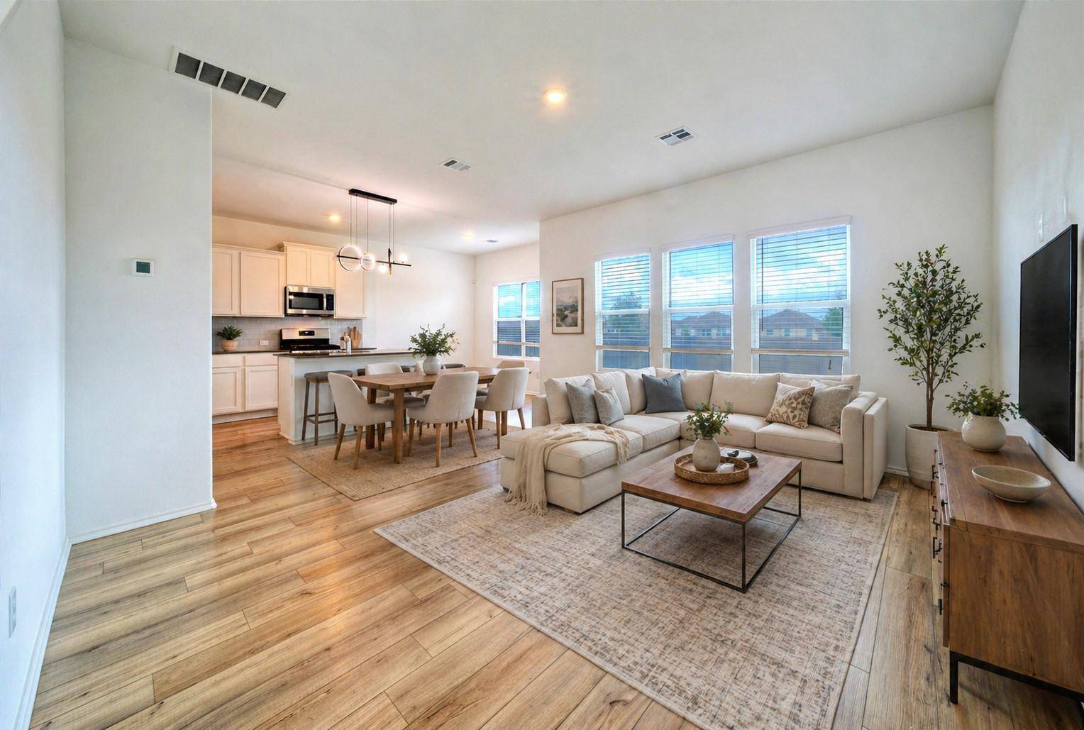 504 Milliner LOOP, Hutto, TX 78634
