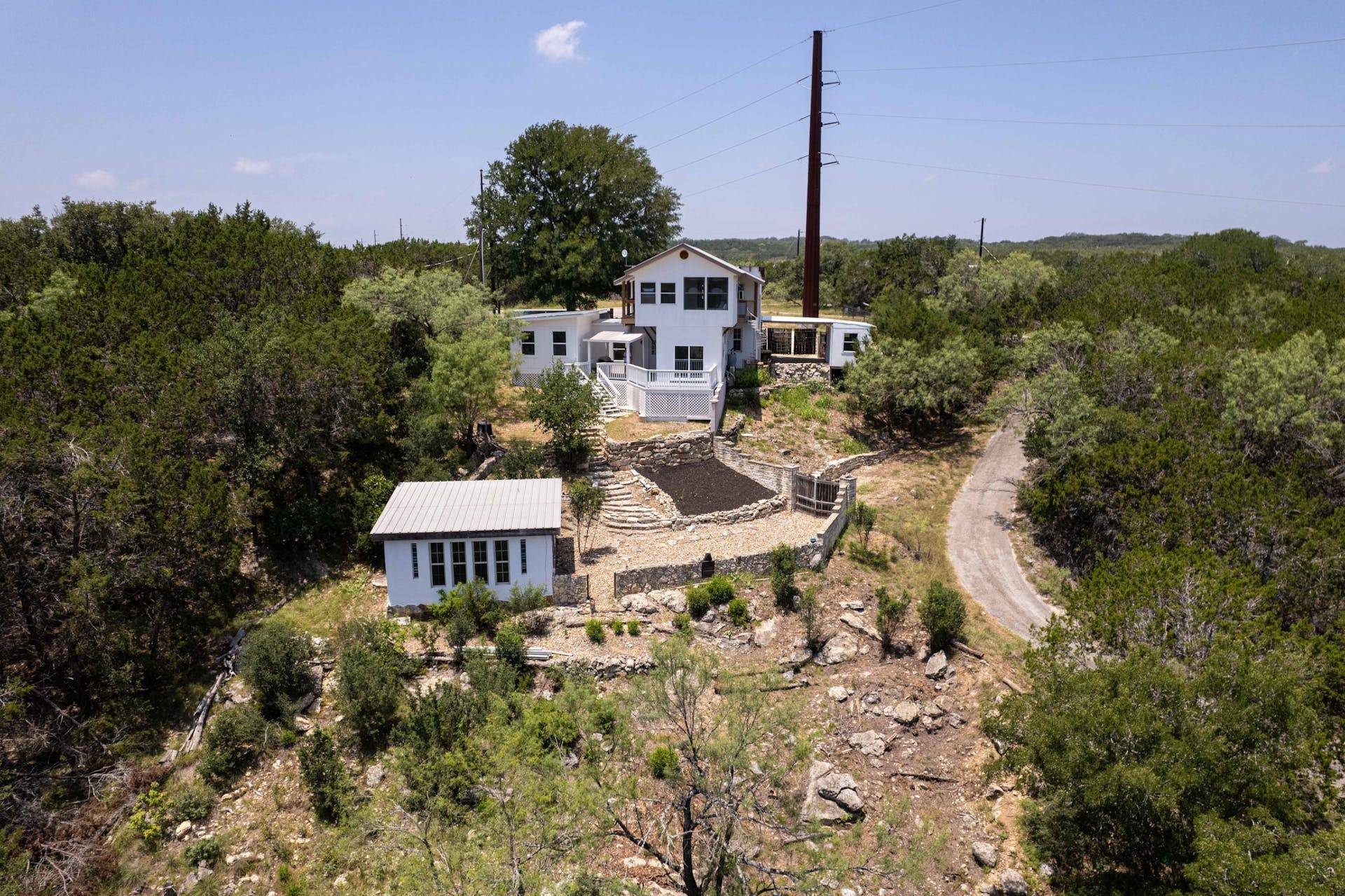 1780 Live Oak Canyon RD, Dripping Springs, TX 78620